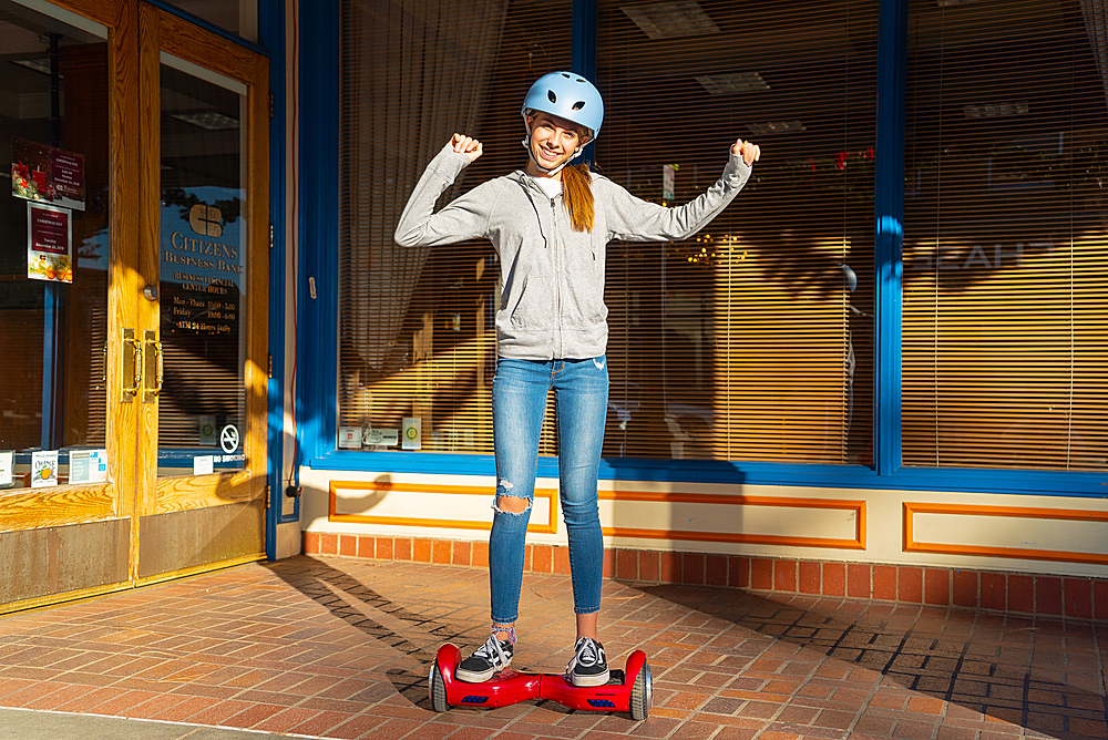 Best Buy: Swagtron T881 Electric Self-Balancing Scooter w/4.8 mi Max