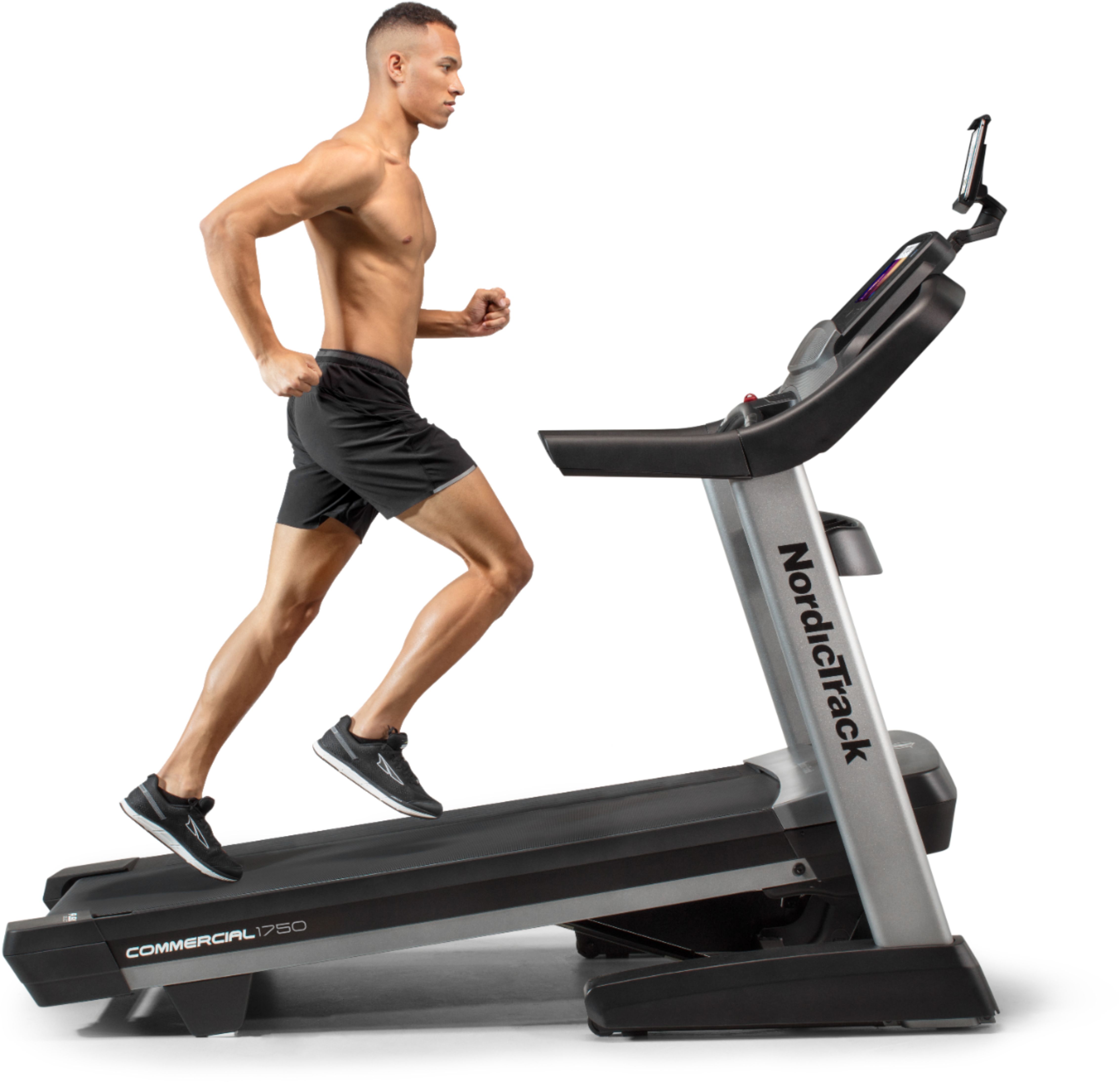 The treadmill test is a must 🤌 #BrooksVenice #LA #VeniceBeach