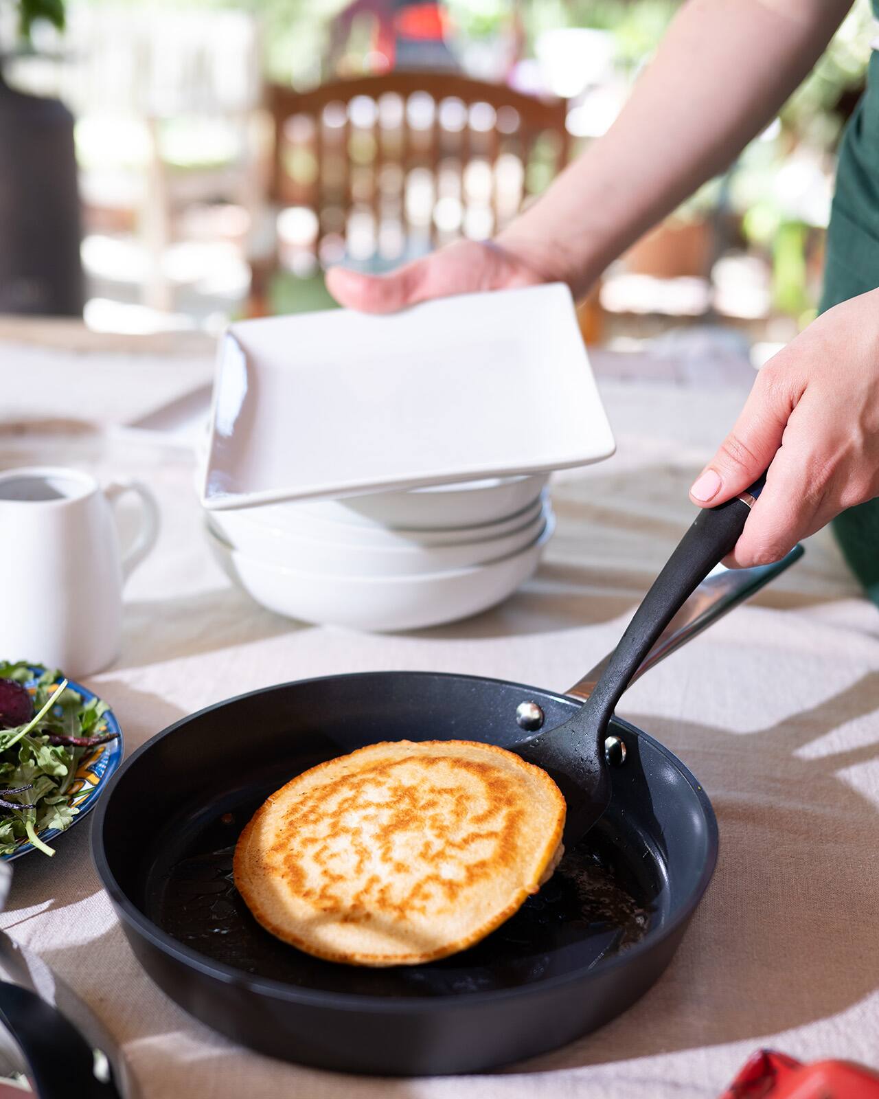 Alt View 4. Alva - Alva Maestro Ceramic Nonstick Frying Pan - Black.
