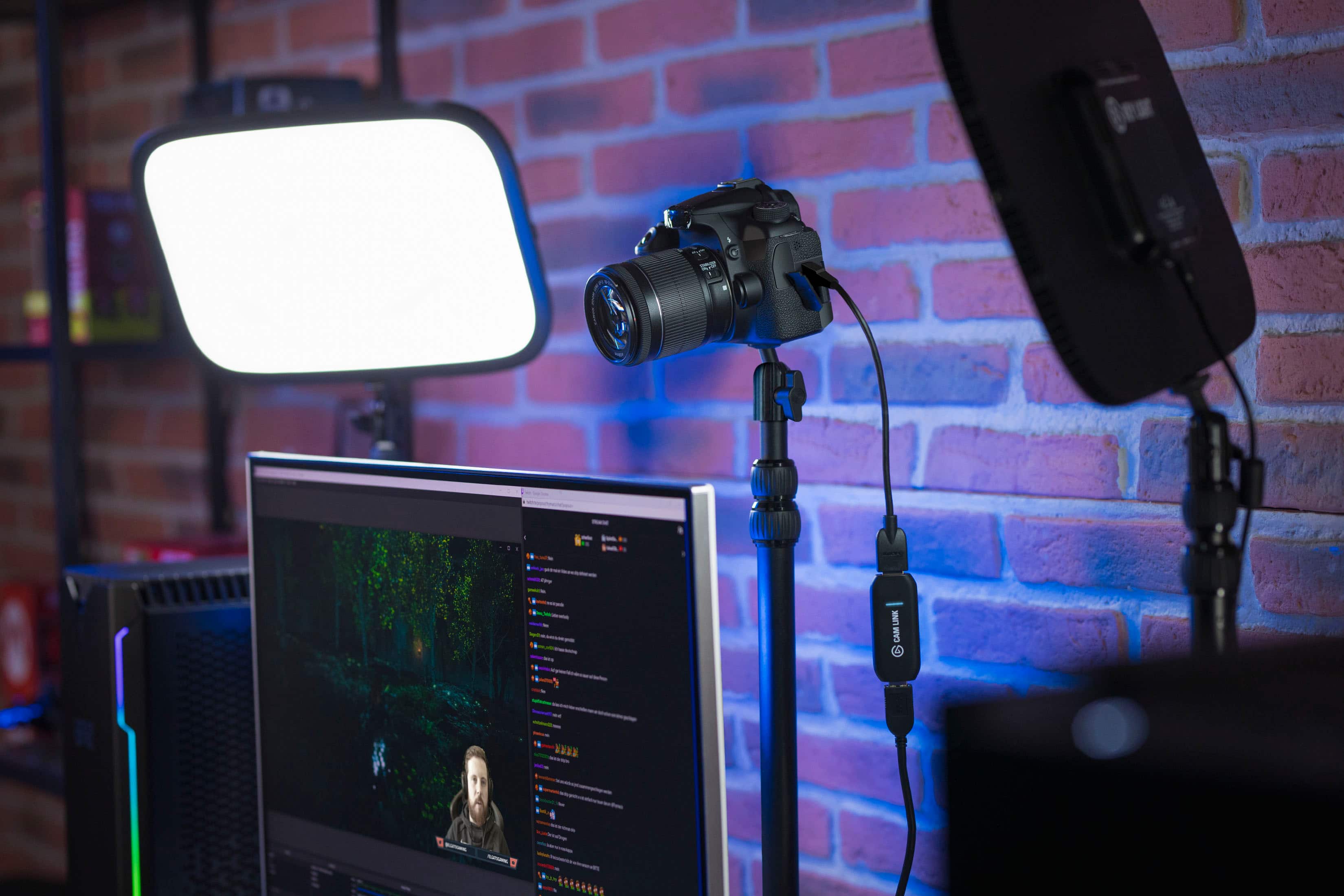 Alt View 12. Elgato - Cam Link 4K - Black.