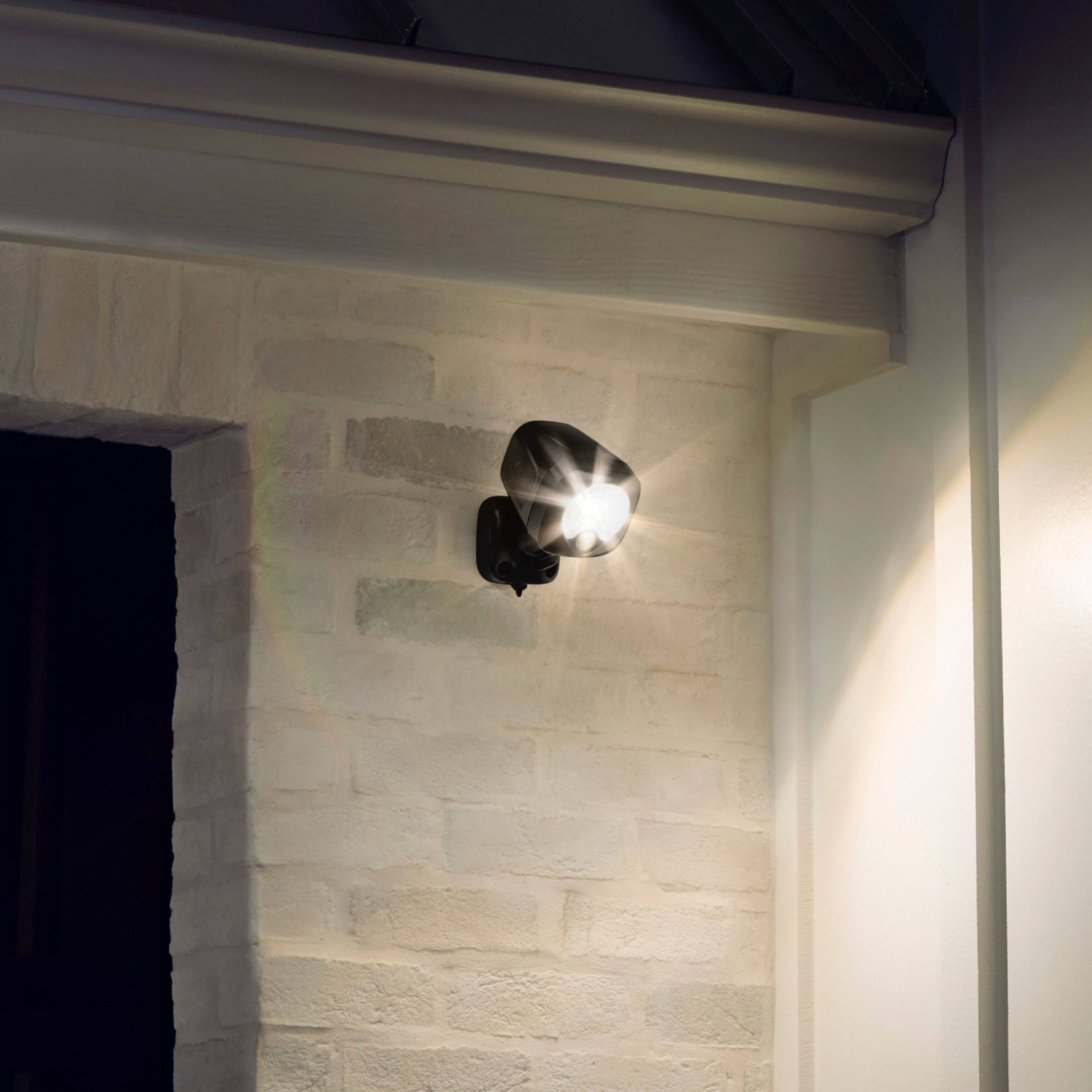 Alt View 11. Ring - Battery-Powered LED Smart Spotlight - Black.