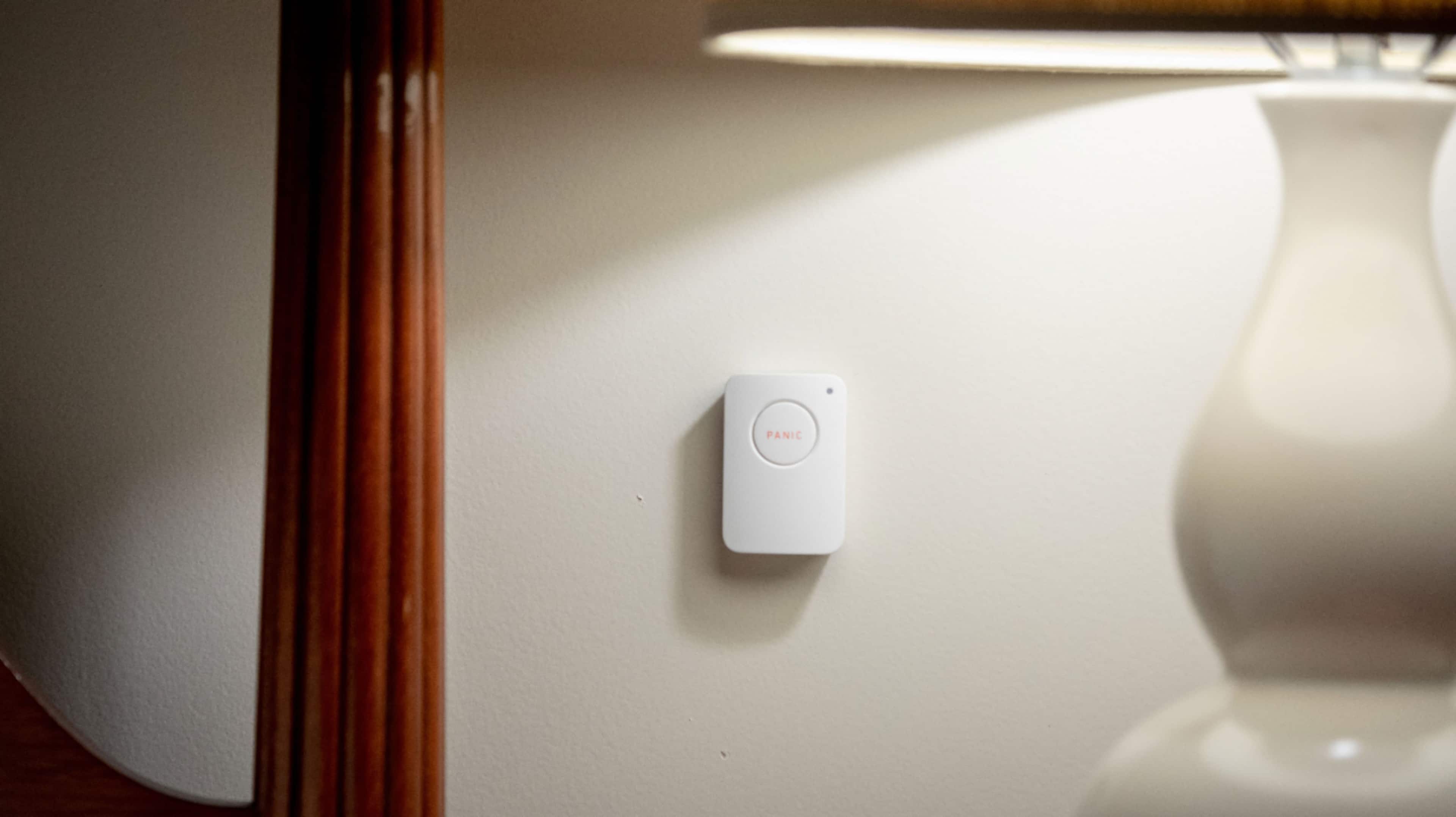 Alt View 12. SimpliSafe - Panic Button - White.