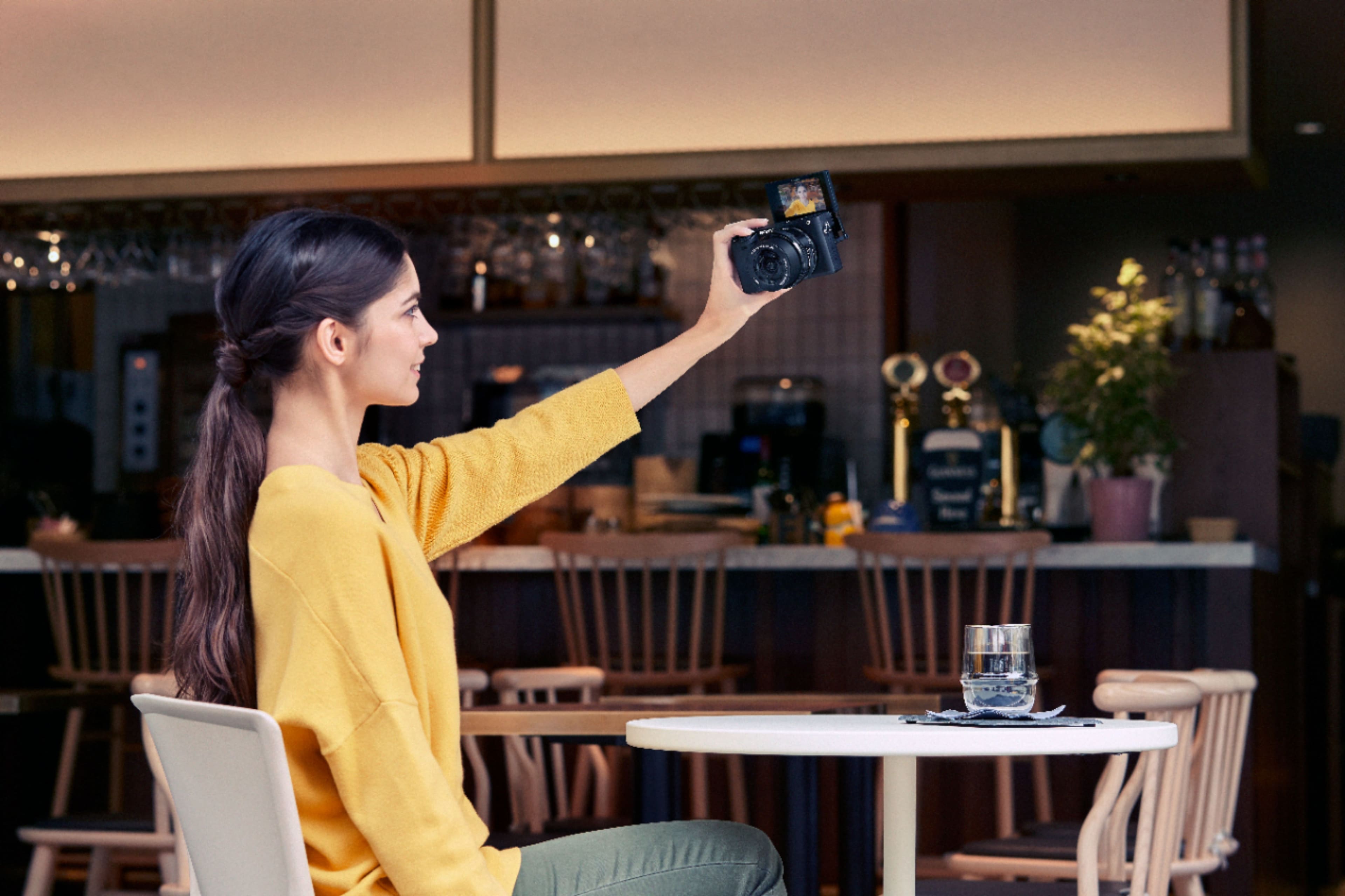 Alt View 14. Sony - Alpha a6400 Mirrorless Camera with E PZ 16-50mm f/3.5-5.6 OSS Lens - Black.