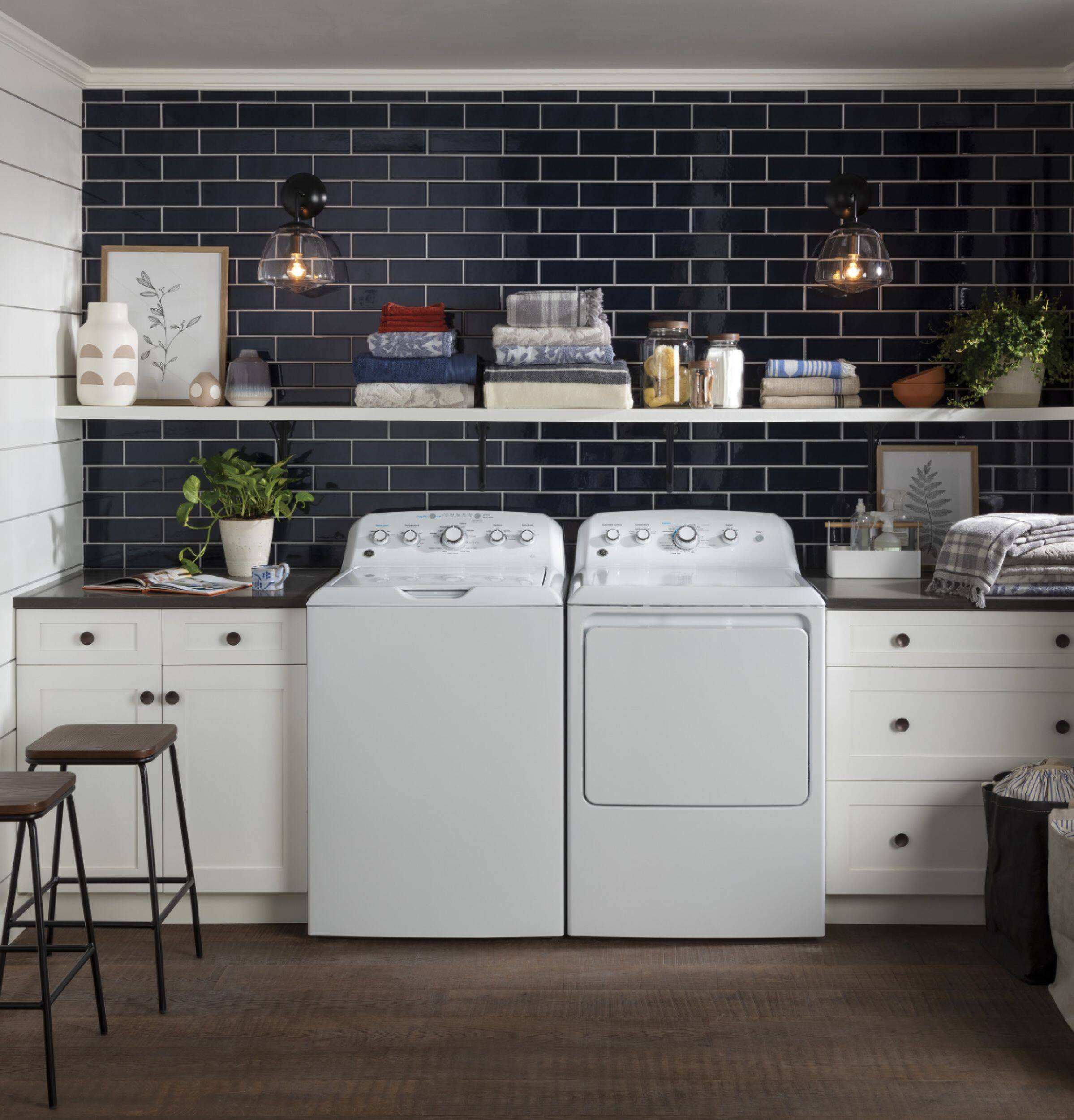 Alt View 20. GE - 4.5 cu ft Top Load Washer with Precise Fill, Deep Fill, Deep Clean and Deep Rinse - White.