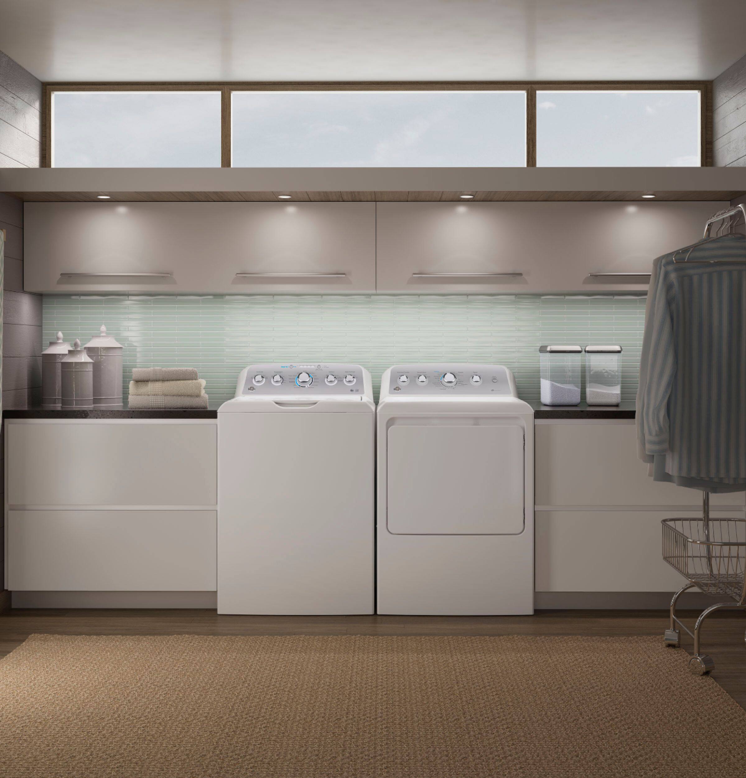 Alt View 17. GE - 4.6 Cu. Ft.  Top Load Washer - White on White/Silver.