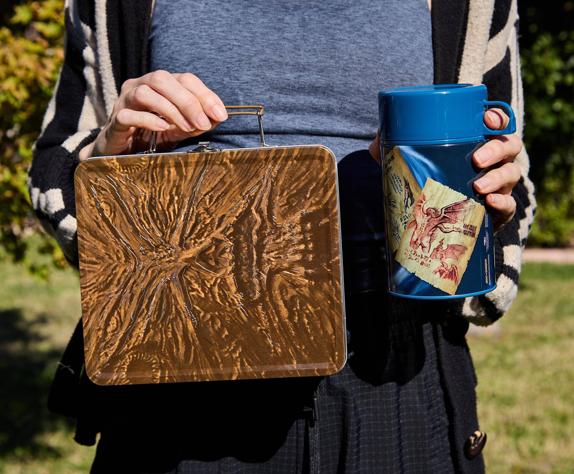 Alt View 5. Surreal Entertainment - Army Of Darkness Metal Lunchbox With Beverage Container - Brown.