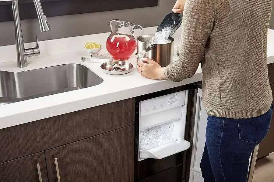 Alt View 16. Whirlpool - 15" 50-Lb. Freestanding Icemaker - Stainless Steel.