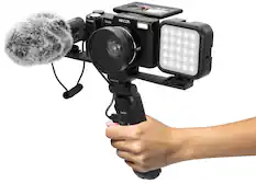 The text on the image reads "COE 0 4 OUA MND6OV MAnE VLOG MINOLTA Cey 64.0 MINOUA STTER T." This text is likely a combination of different elements, such as camera settings, brand names, or technical specifications. However, without more context or information, it is difficult to accurately group and correct the text.
