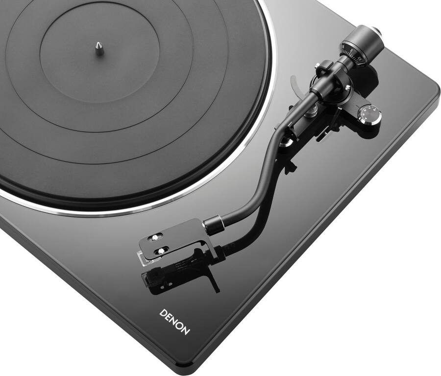 Denon DP 400 Semi Automatic Analog Turntable with Speed Auto Denon DP 400 Semi Automatic Analog Turntable with Speed Auto
