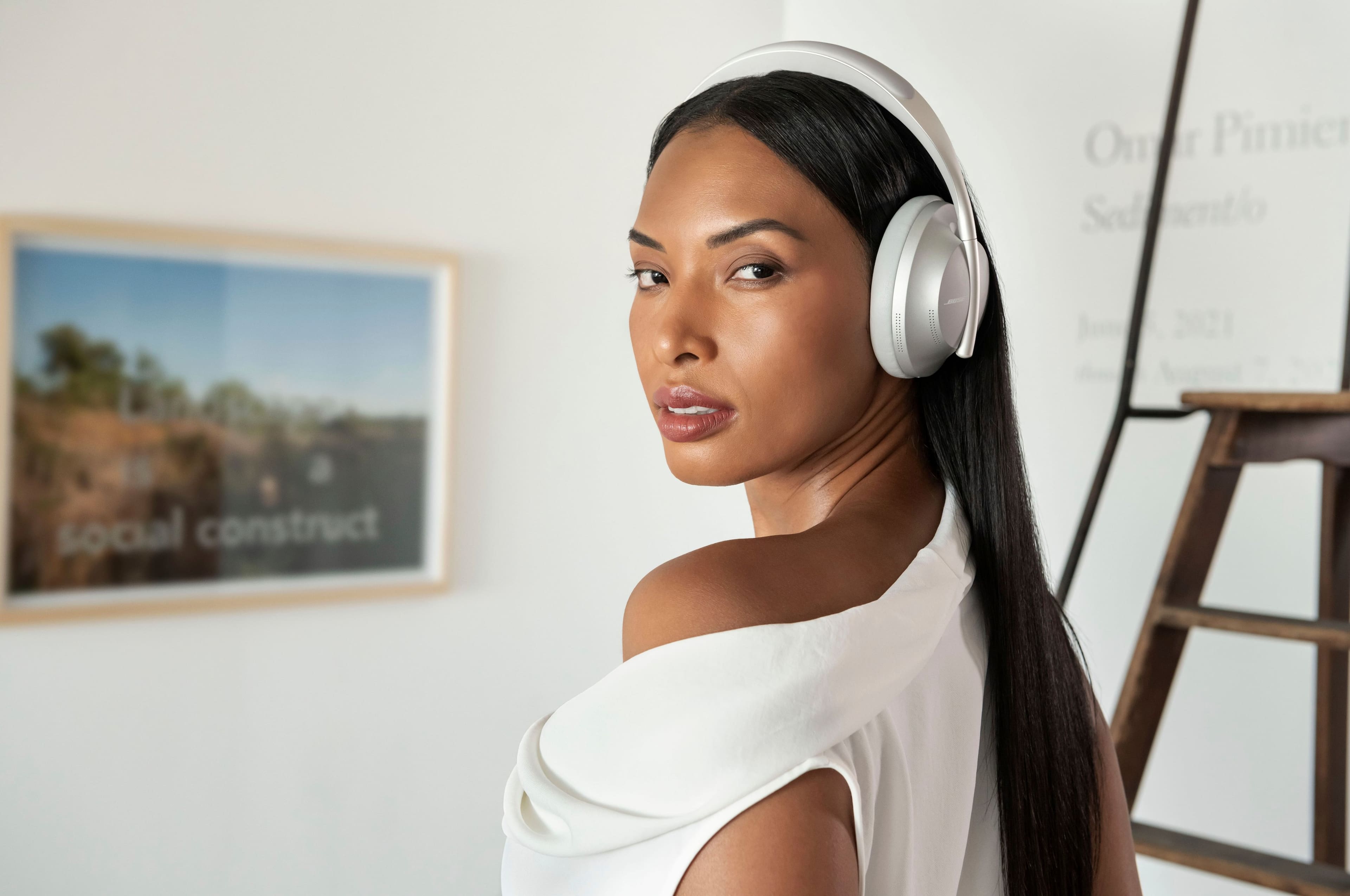 BOSE NOISE CANCELLING 700 LUXE SILVER