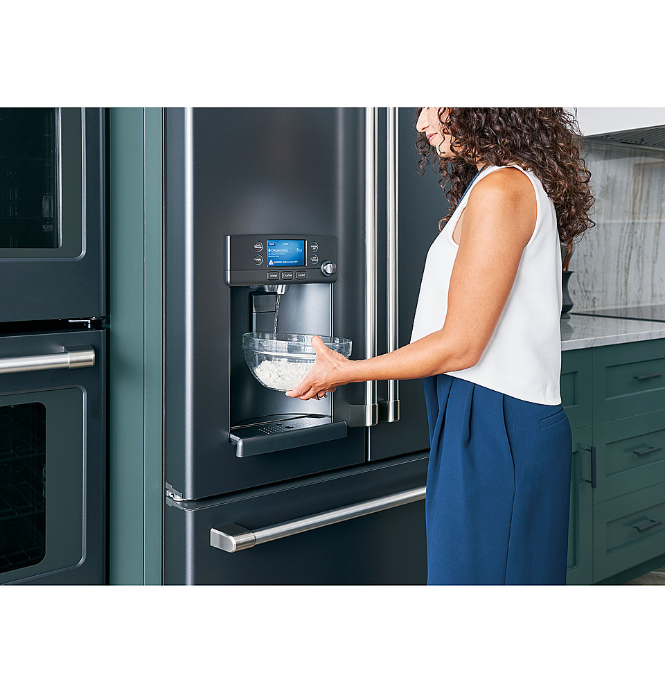 Café™ 36 Integrated Bottom-Freezer Refrigerator - CIC36RP2VS1