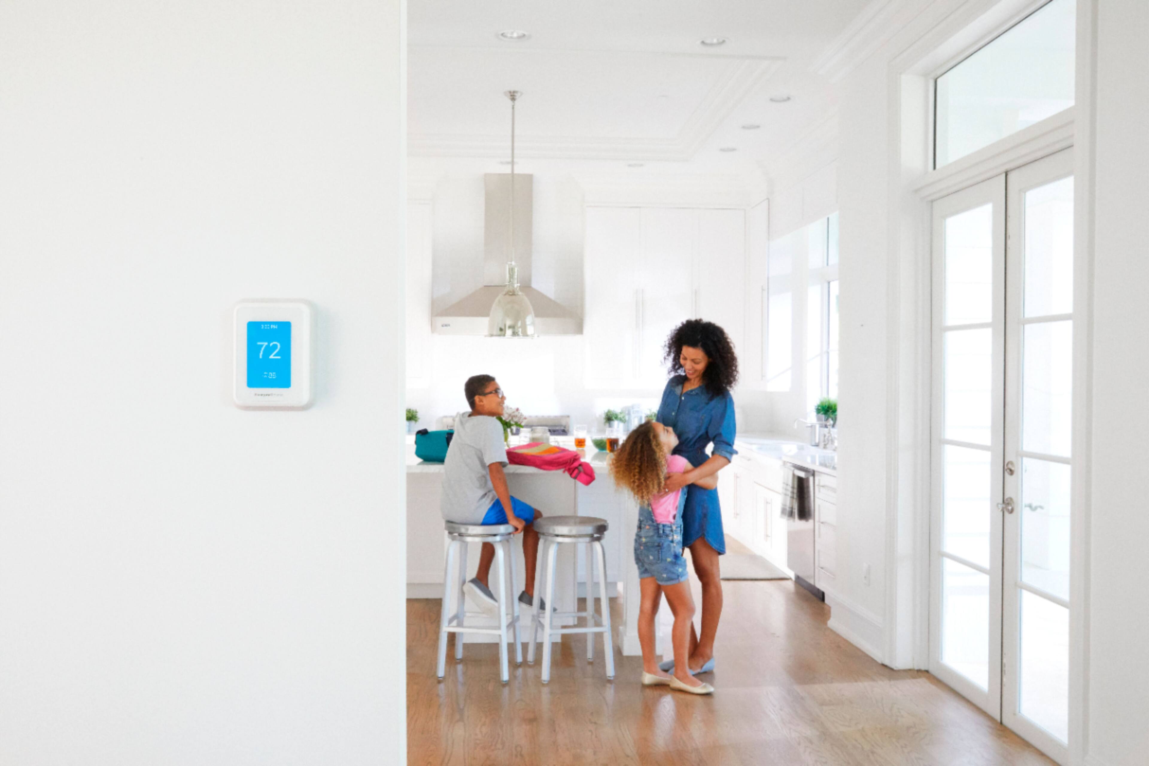 Alt View 22. Honeywell Home - T9 Smart Programmable Touch-Screen Wi-Fi Thermostat with Smart Room Sensor - White.