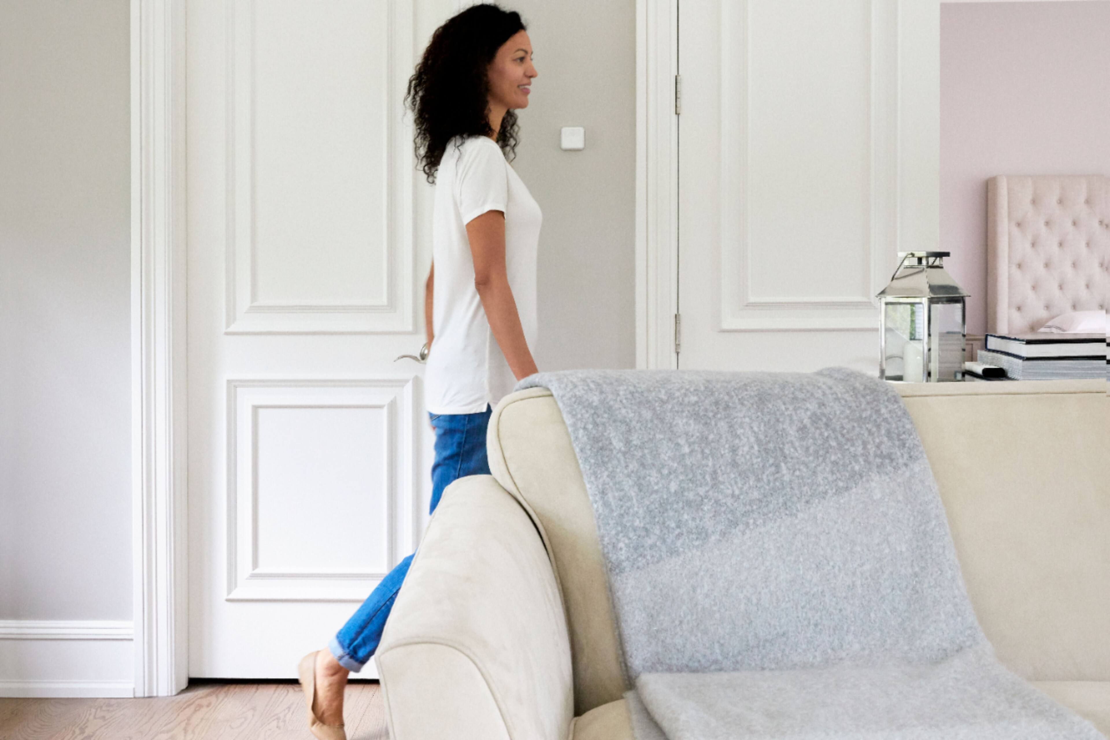 Alt View 30. Honeywell Home - T9 Smart Programmable Touch-Screen Wi-Fi Thermostat with Smart Room Sensor - White.