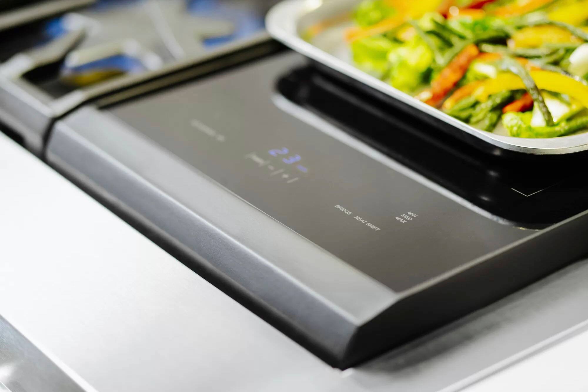 Alt View 18. Thermador - ProGrand 6.5 Cu. Ft. Freestanding Double Oven Dual Fuel LP Convection Range with Pro Steam - Stainless Steel.