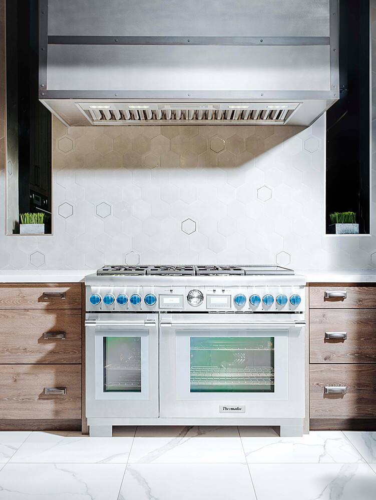Alt View 19. Thermador - ProGrand 8.2 Cu. Ft. Freestanding Double Oven Dual Fuel LP Convection Range with Self-Cleaning - Stainless Steel.