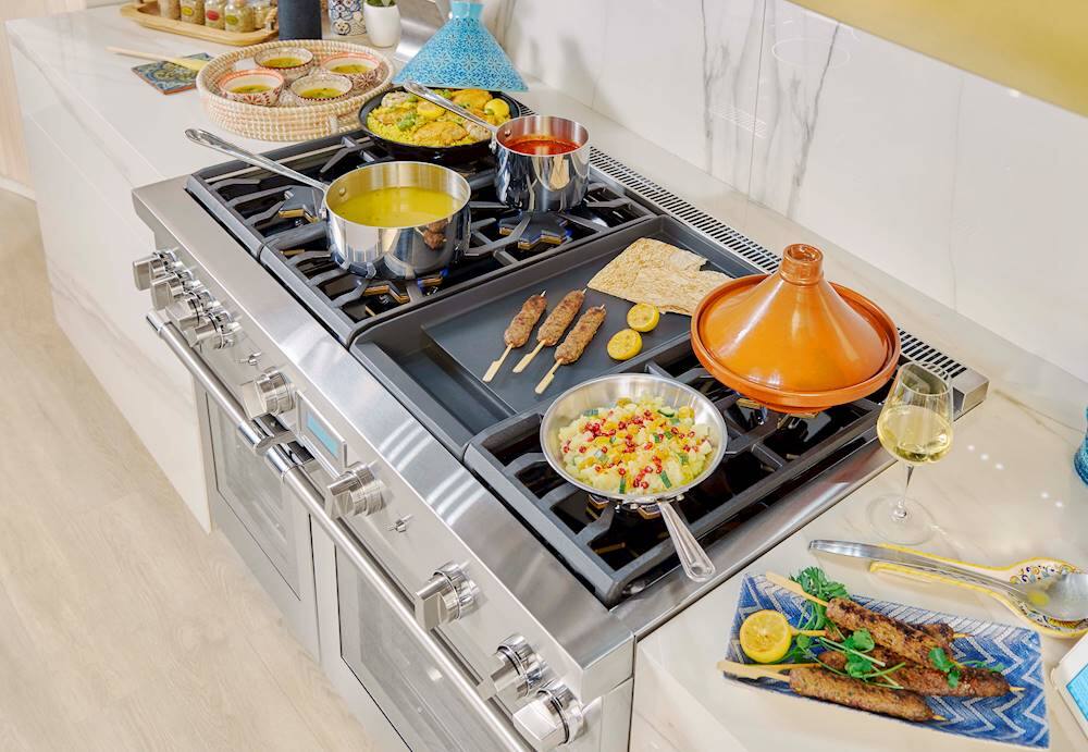 Alt View 27. Thermador - ProHarmony 6.6 Cu. Ft. Freestanding Double Oven Gas Convection Range – Liquid Propane Convertible - Stainless Steel.