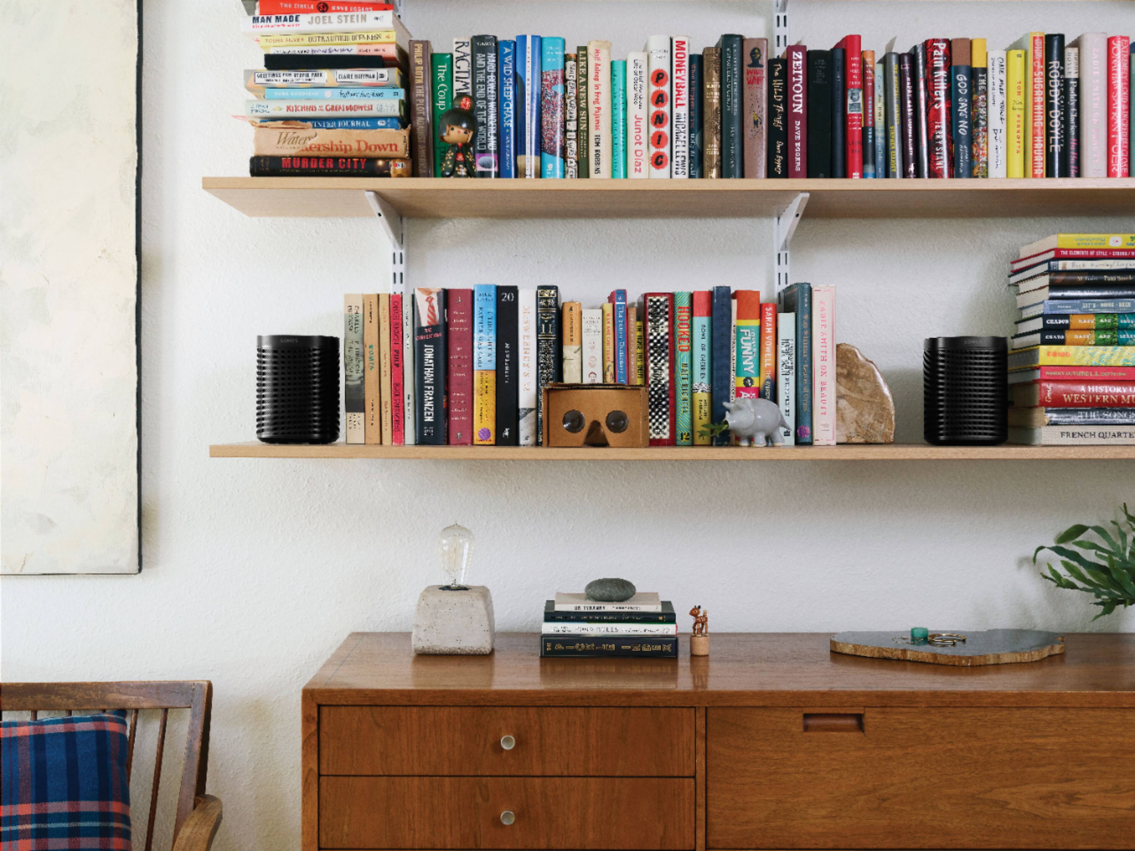 Alt View 17. Sonos - One (Gen 2) Smart Speaker with Voice Control built-in - Black.