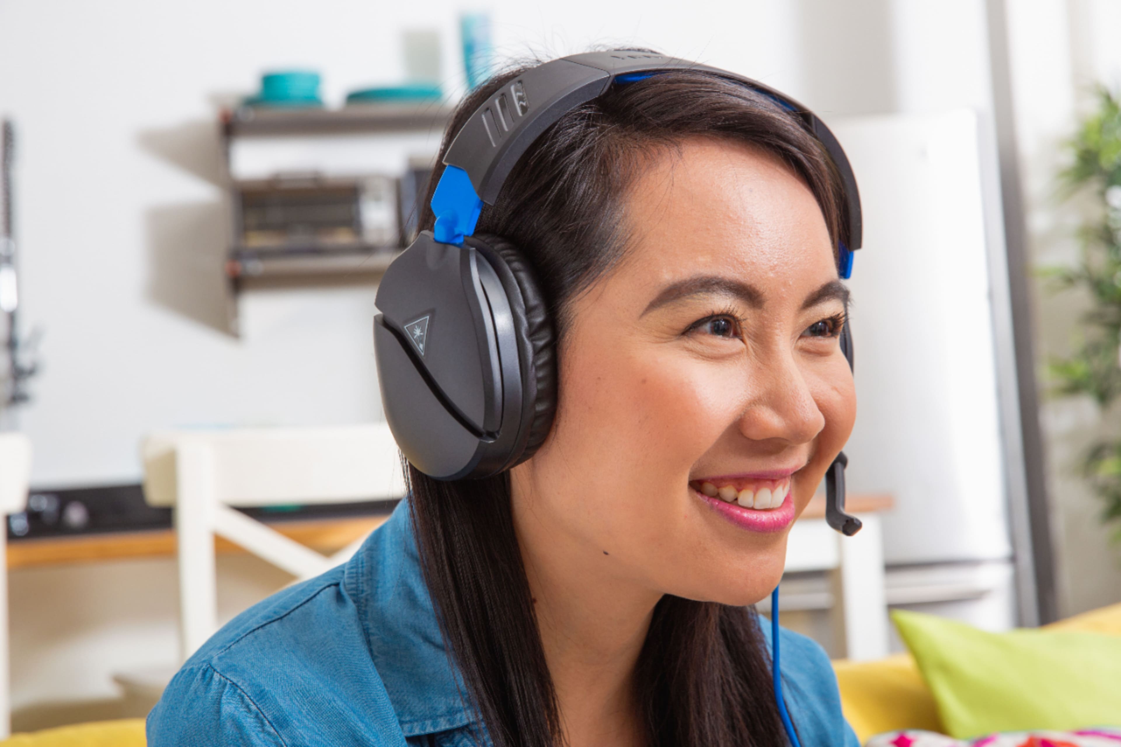 Alt View 17. Turtle Beach - Recon 70 Wired Gaming Headset for PS5 & PS4 - Black/Blue.