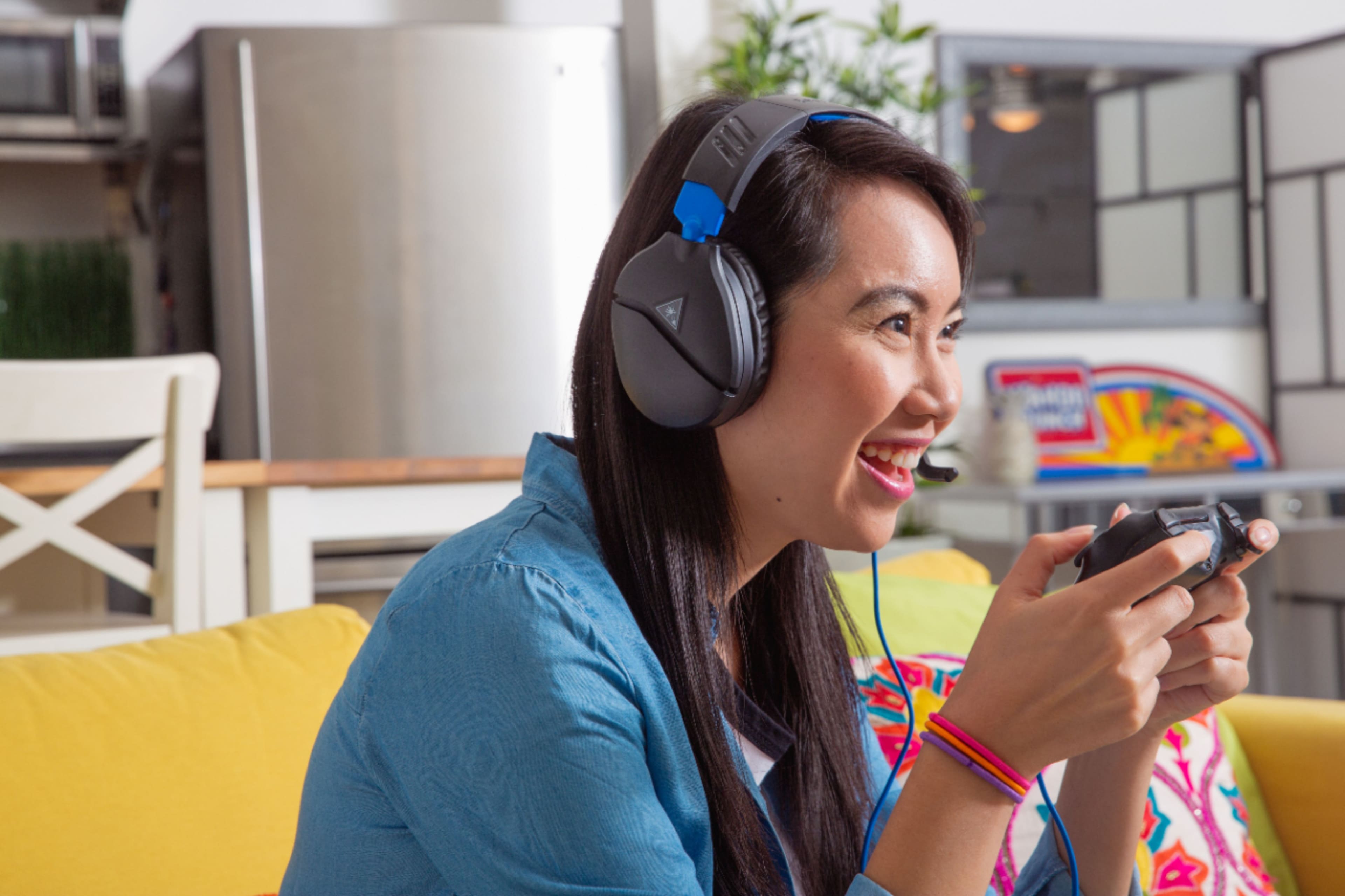 Alt View 18. Turtle Beach - Recon 70 Wired Gaming Headset for PS5 & PS4 - Black/Blue.