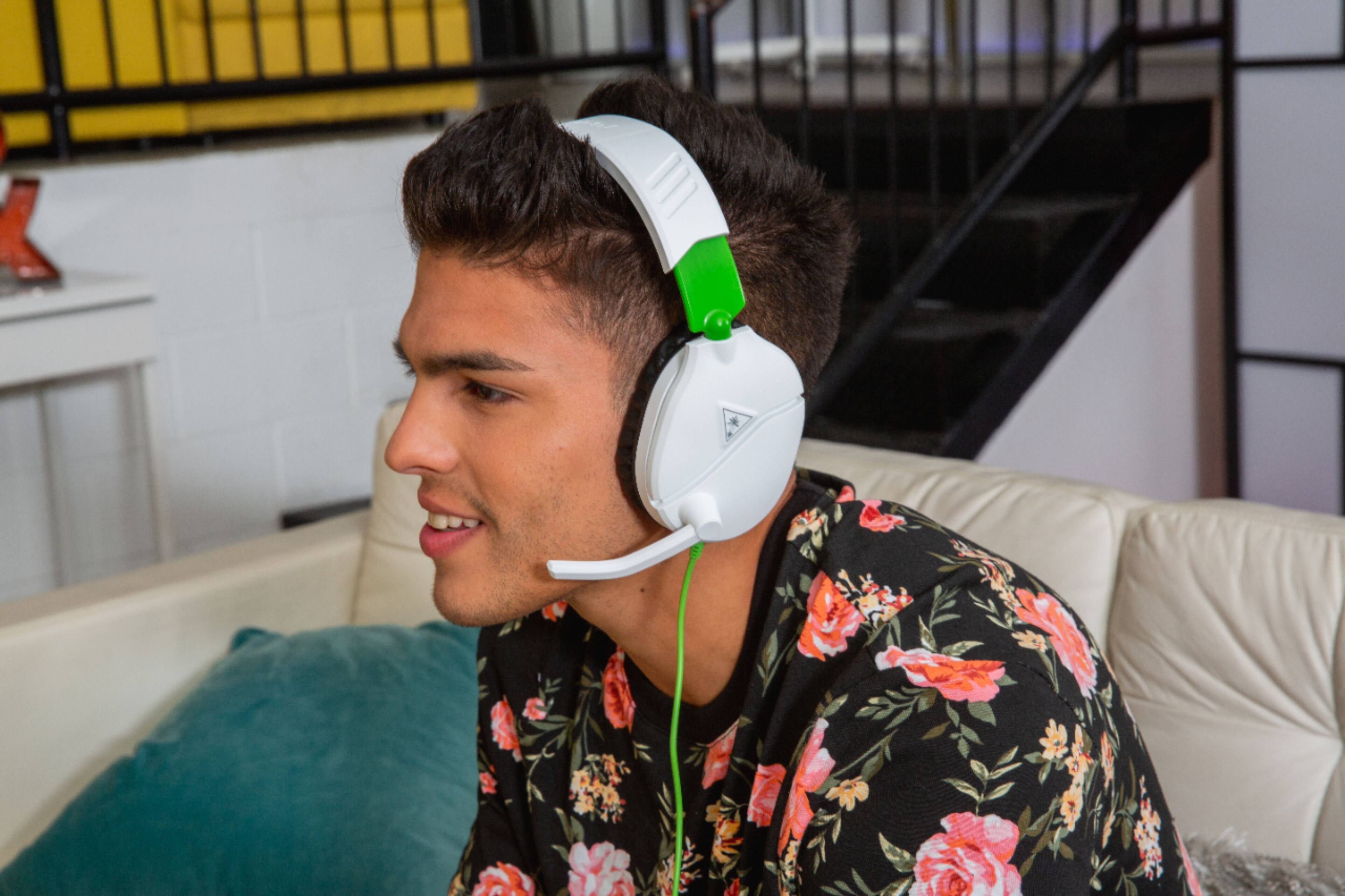 Alt View 18. Turtle Beach - Recon 70 Wired Surround Sound Ready Gaming Headset for Xbox One and Xbox Series X|S - White/Green.