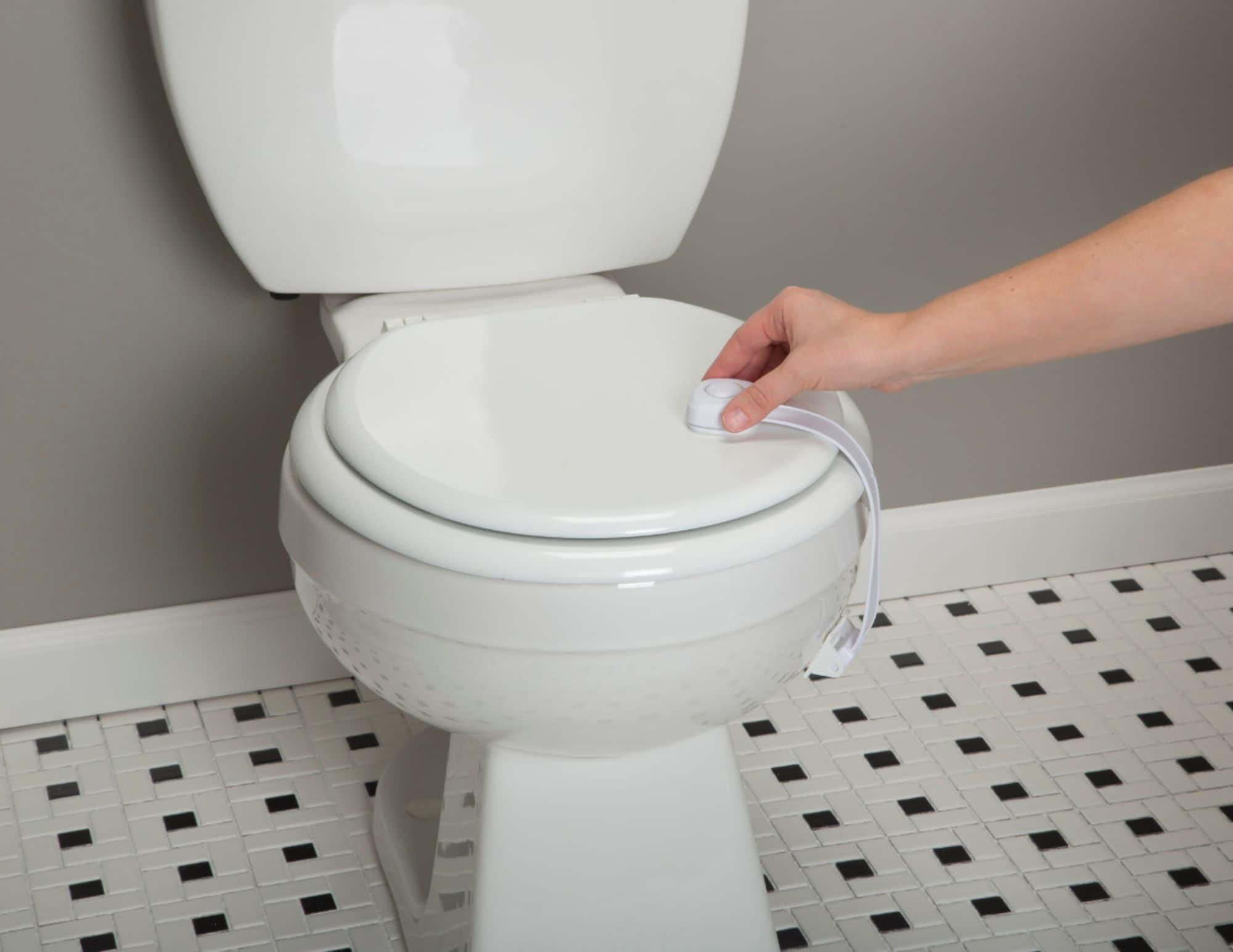 Best Buy Safety 1st OutSmart™ Toilet Lock White HS2880600