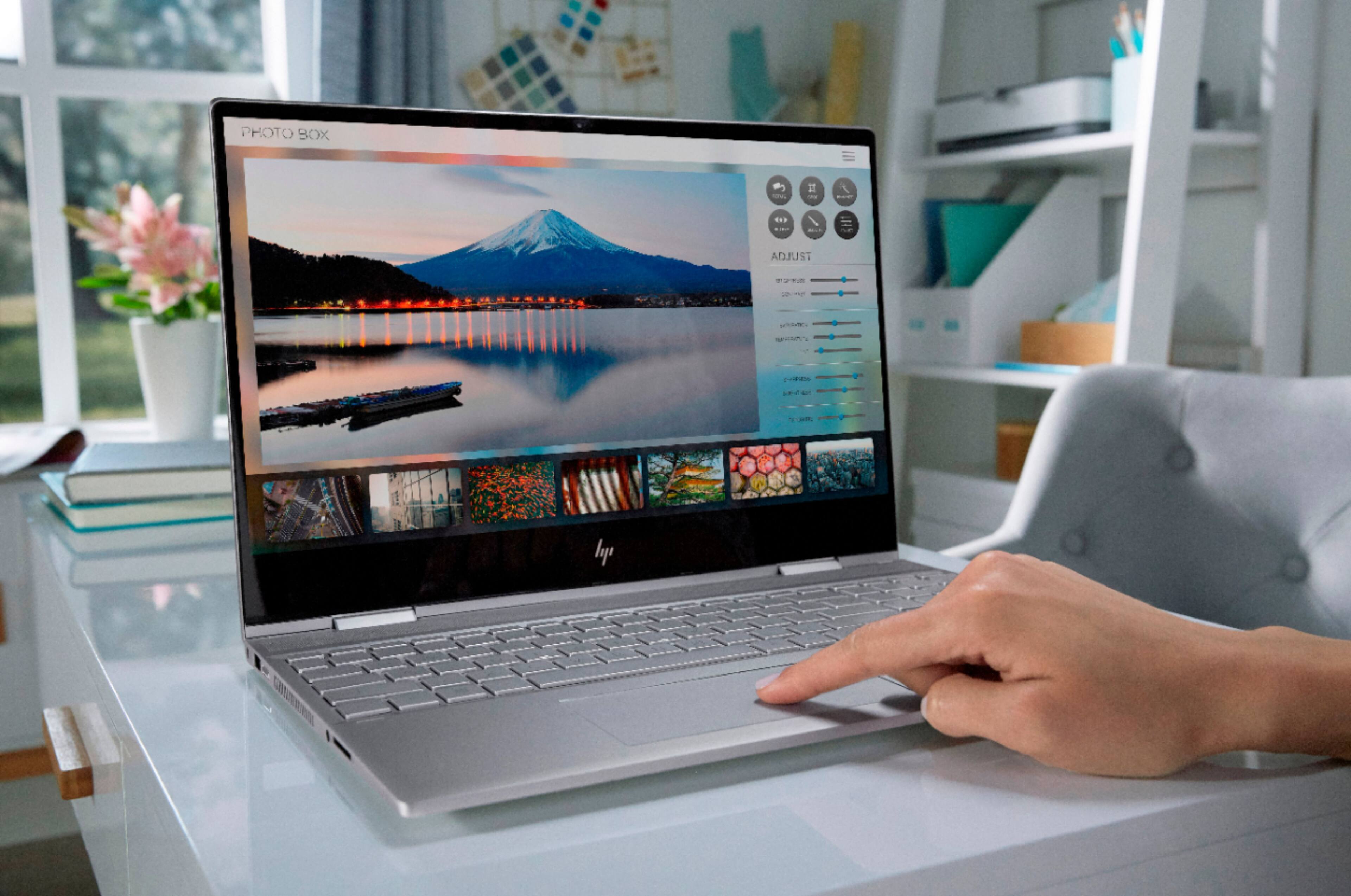 Alt View 17. HP - ENVY x360 2-in-1 15.6" Touch-Screen Laptop - Intel Core i5 - 8GB Memory - 256GB Solid State Drive.