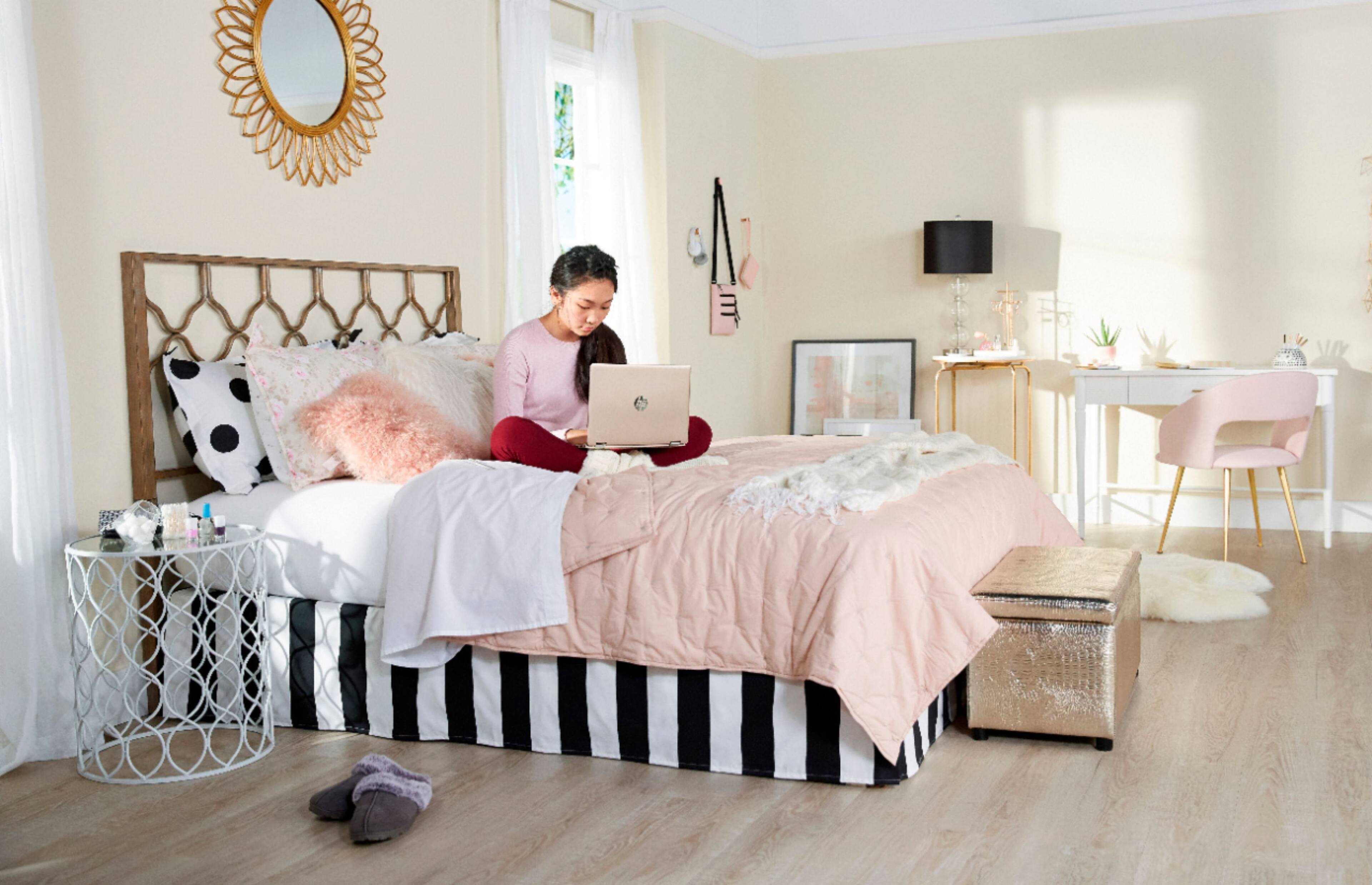 Alt View 18. HP - Pavilion x360 2-in-1 14" Touch-Screen Laptop - Intel Core i5 - 8GB Memory - 128GB Solid State Drive.