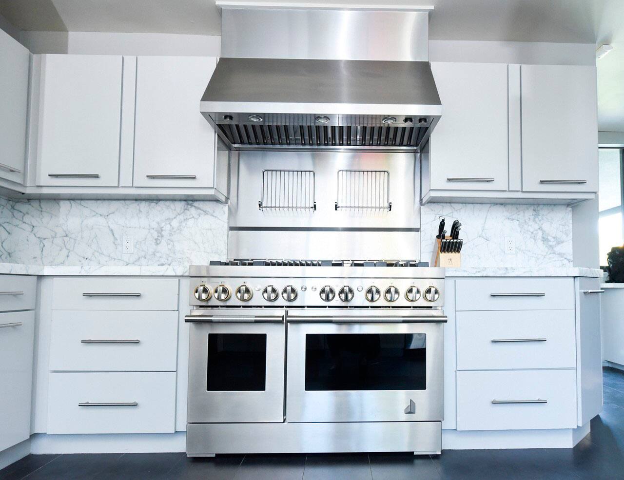 Alt View 24. JennAir - RISE 6.3 Cu. Ft. Self-Cleaning Freestanding Dual Fuel Convection Range - Stainless steel.