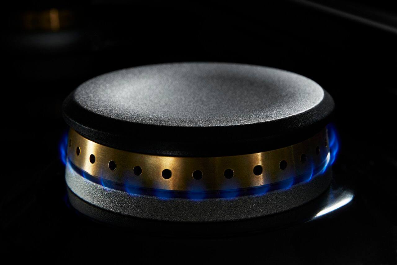 Alt View 20. JennAir - NOIR 4.1 Cu. Ft. Self-Cleaning Freestanding Dual Fuel Convection Range - Stainless steel.