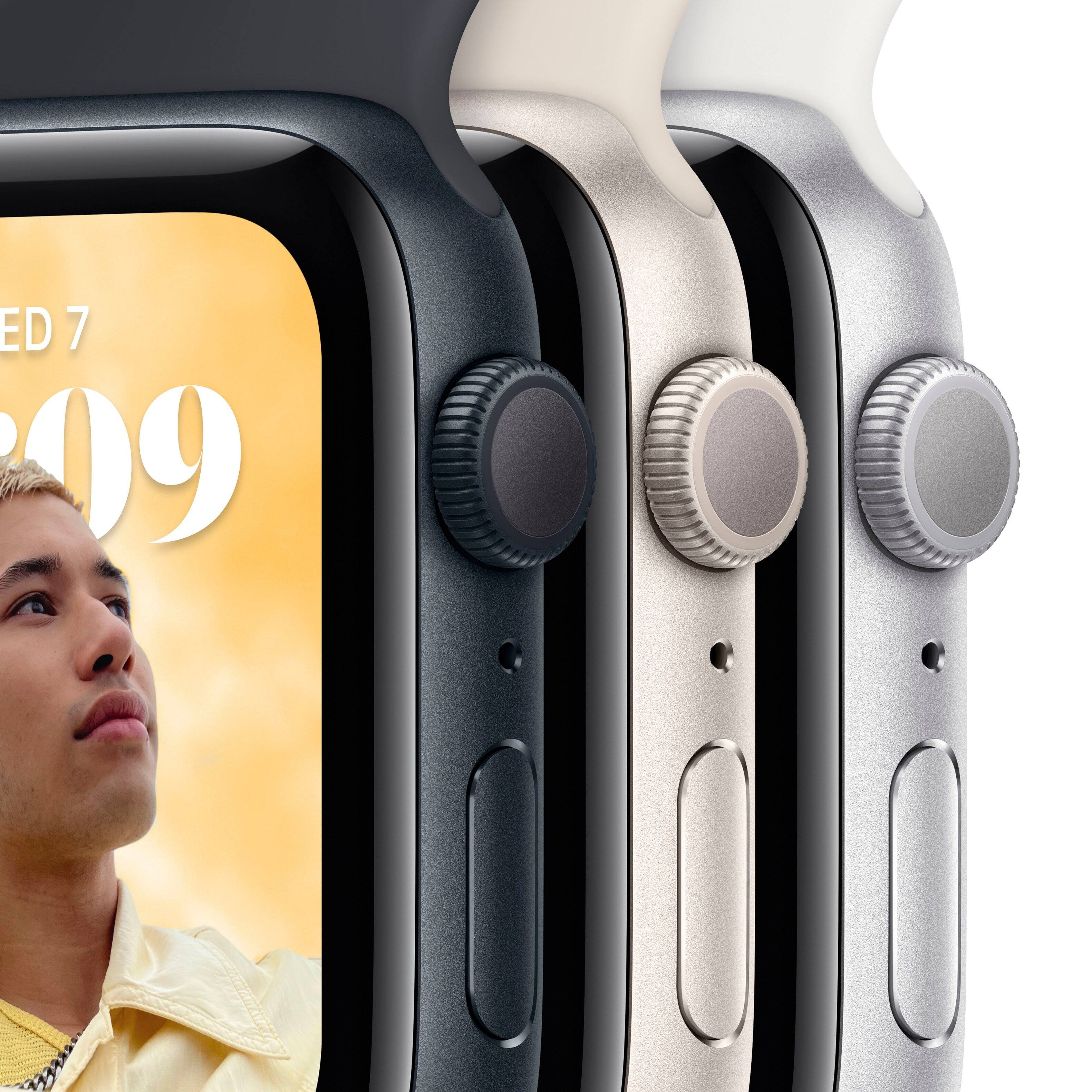 Left. Apple - Geek Squad Certified Refurbished Apple Watch SE 2nd Generation (GPS) 44mm Aluminum Case with Starlight Sport Band - S/M - Starlight.