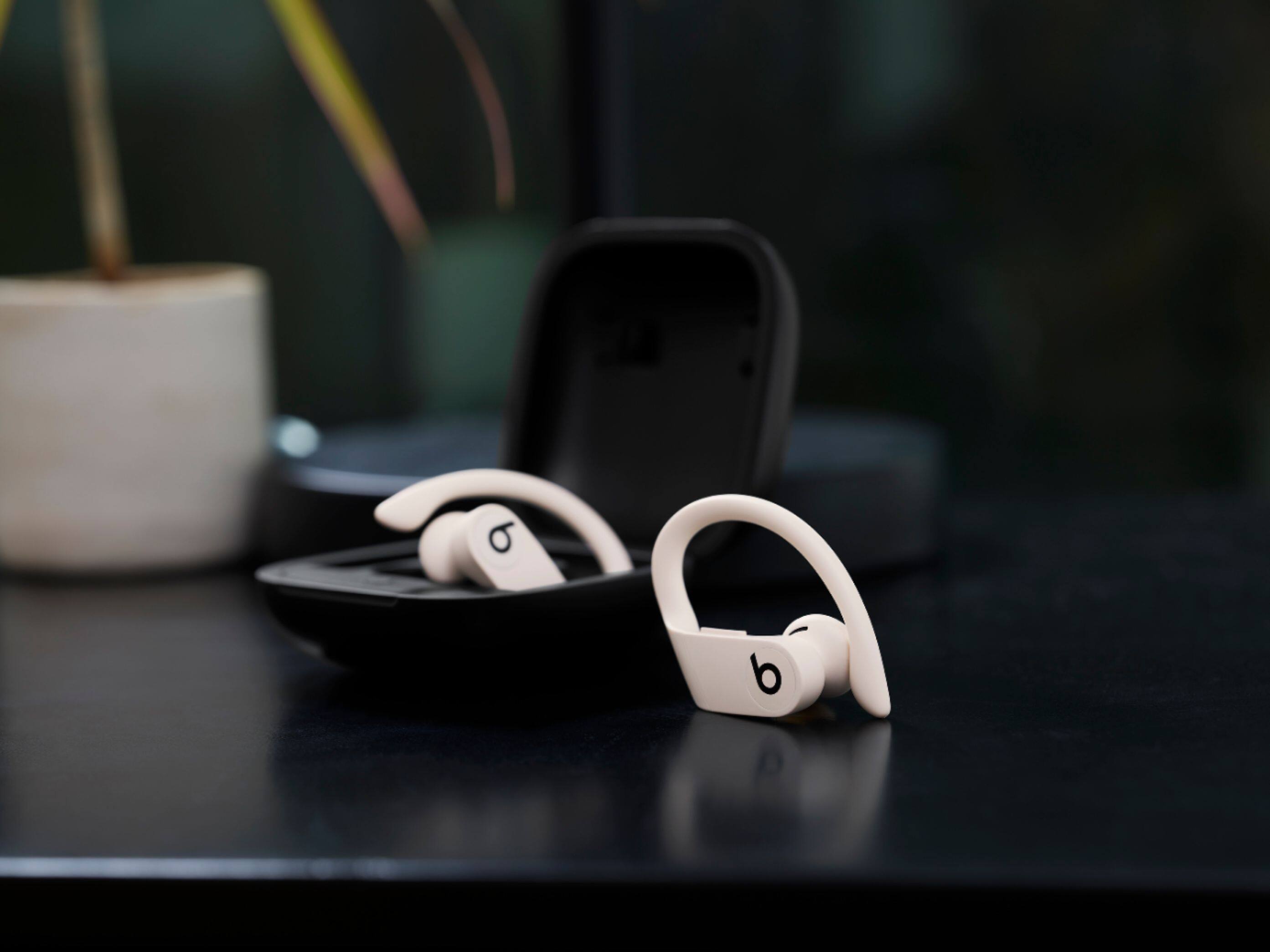 Alt View 20. Beats - Powerbeats Pro Totally Wireless Earbuds - Ivory.