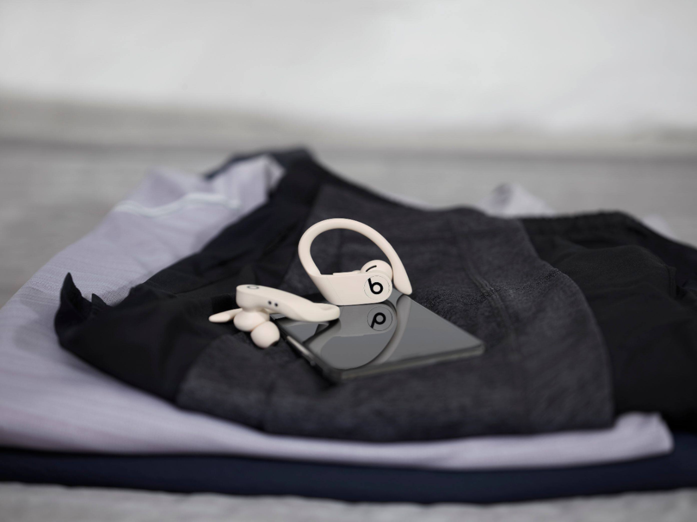 Alt View 21. Beats - Powerbeats Pro Totally Wireless Earbuds - Ivory.