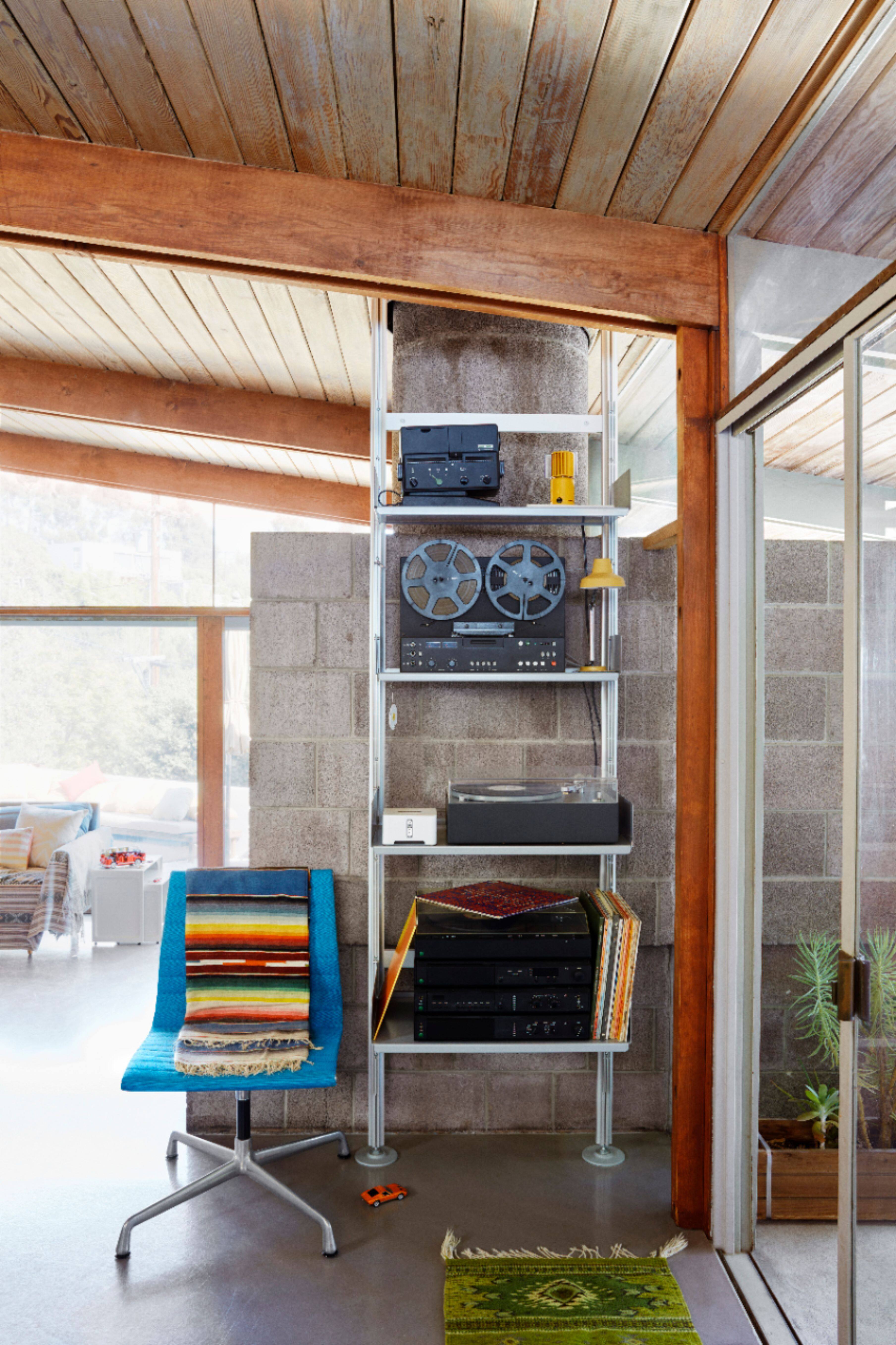 Alt View 14. Sonos - Geek Squad Certified Refurbished CONNECT Streaming Media Player - White.