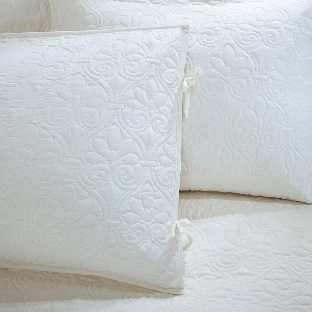Alt View 2. Gracie Mills - Gracie Mills Sandy 6-Piece Cottage-Inspired Reversible Daybed Cover Set - White.
