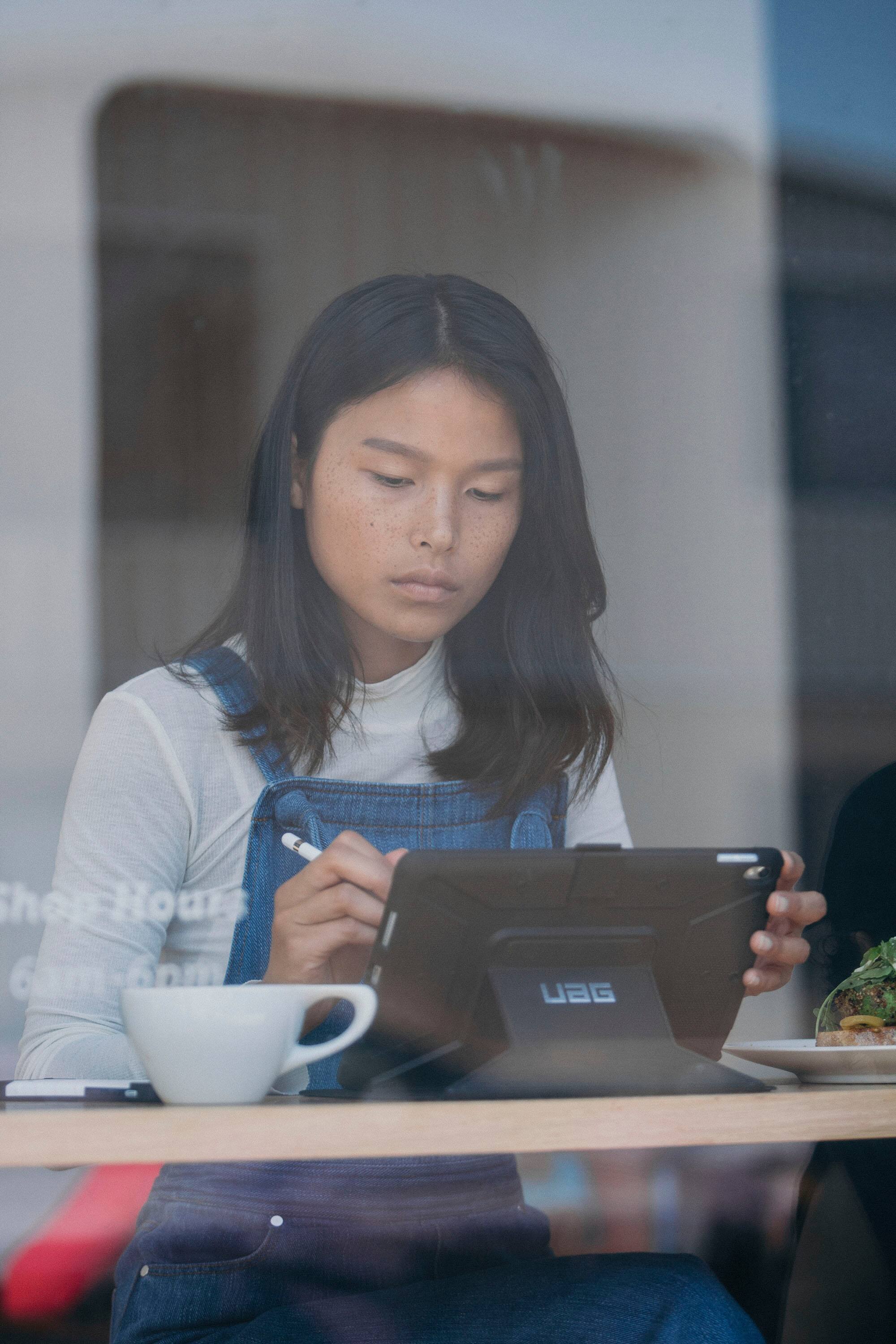 Alt View 18. UAG - Metropolis Folio Case for Apple® iPad® mini (5th/4th Generations) - Black.