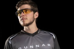 GUNNAR - Torpedo Gaming Glasses with Anti-reflective Coating, Amber Lenses - Onyx - Front_Zoom