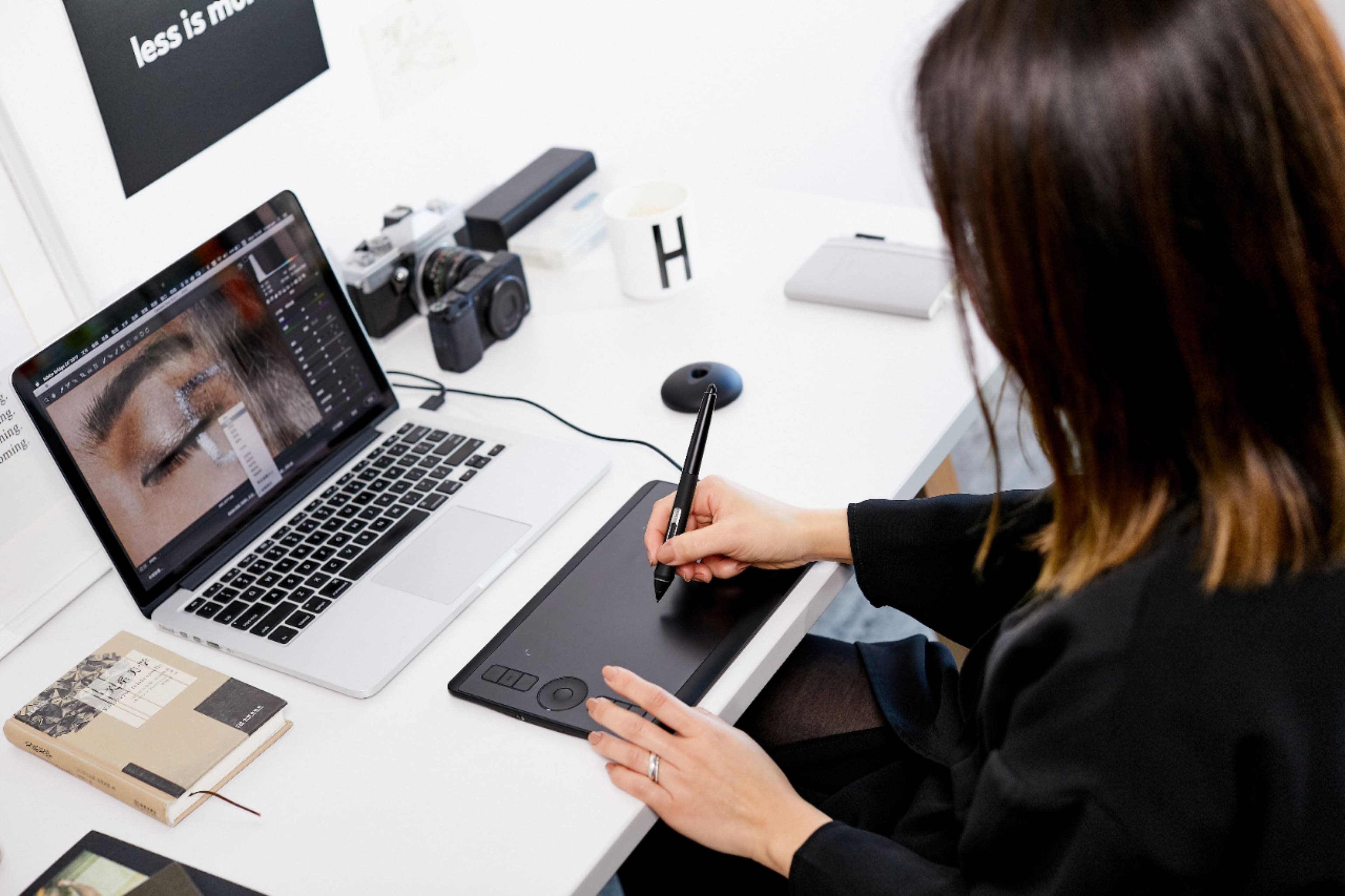 Alt View 15. Wacom - Intuos Pro Small Graphics Tablet - Black.