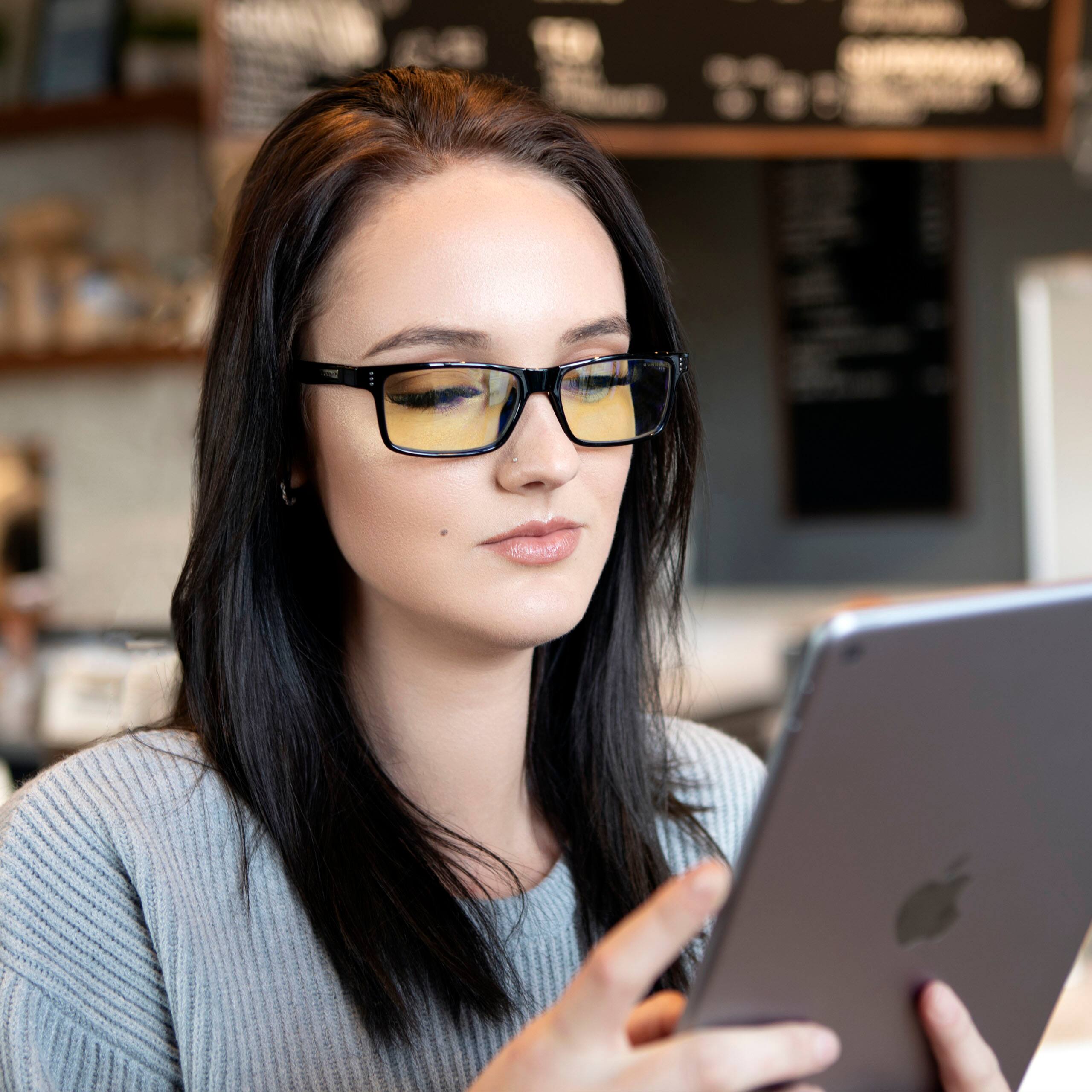 Alt View 13. GUNNAR - Blue Light Reading Glasses - Vertex +1.0 - Onyx.