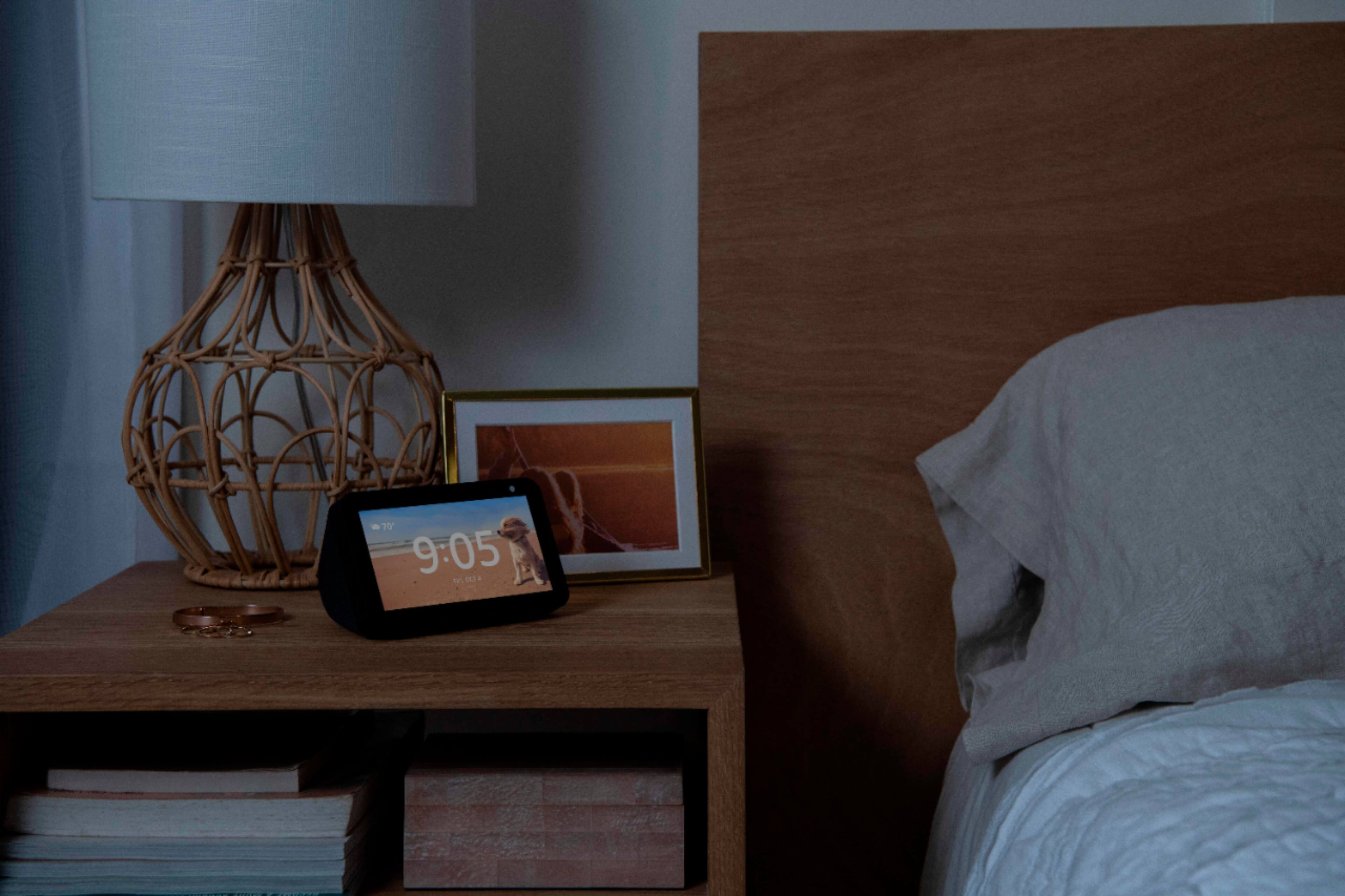 Alt View 18. Amazon - Echo Show 5 Smart Display with Alexa - Charcoal.