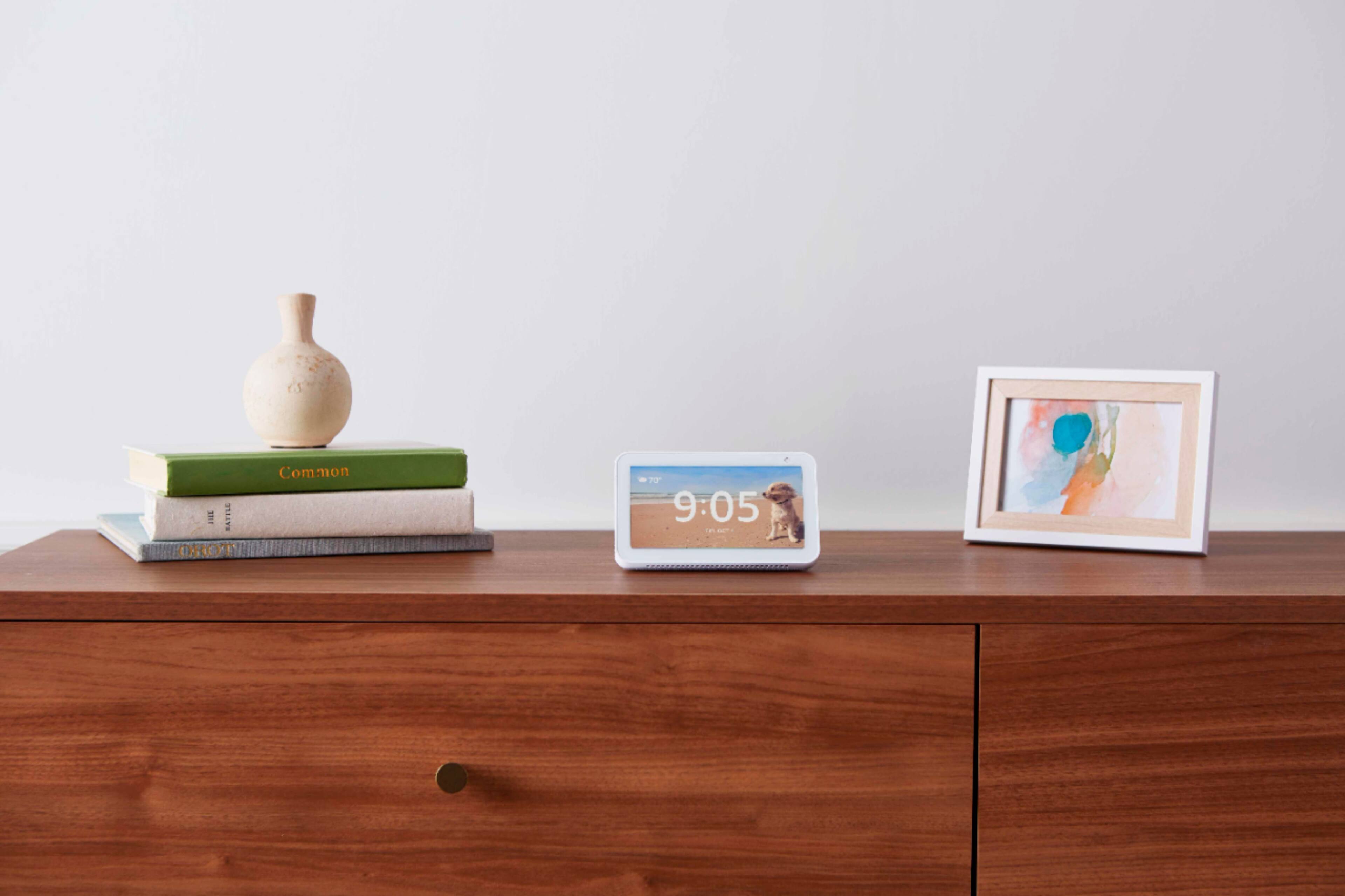 Alt View 17. Amazon - Echo Show 5 Smart Display with Alexa - Sandstone.