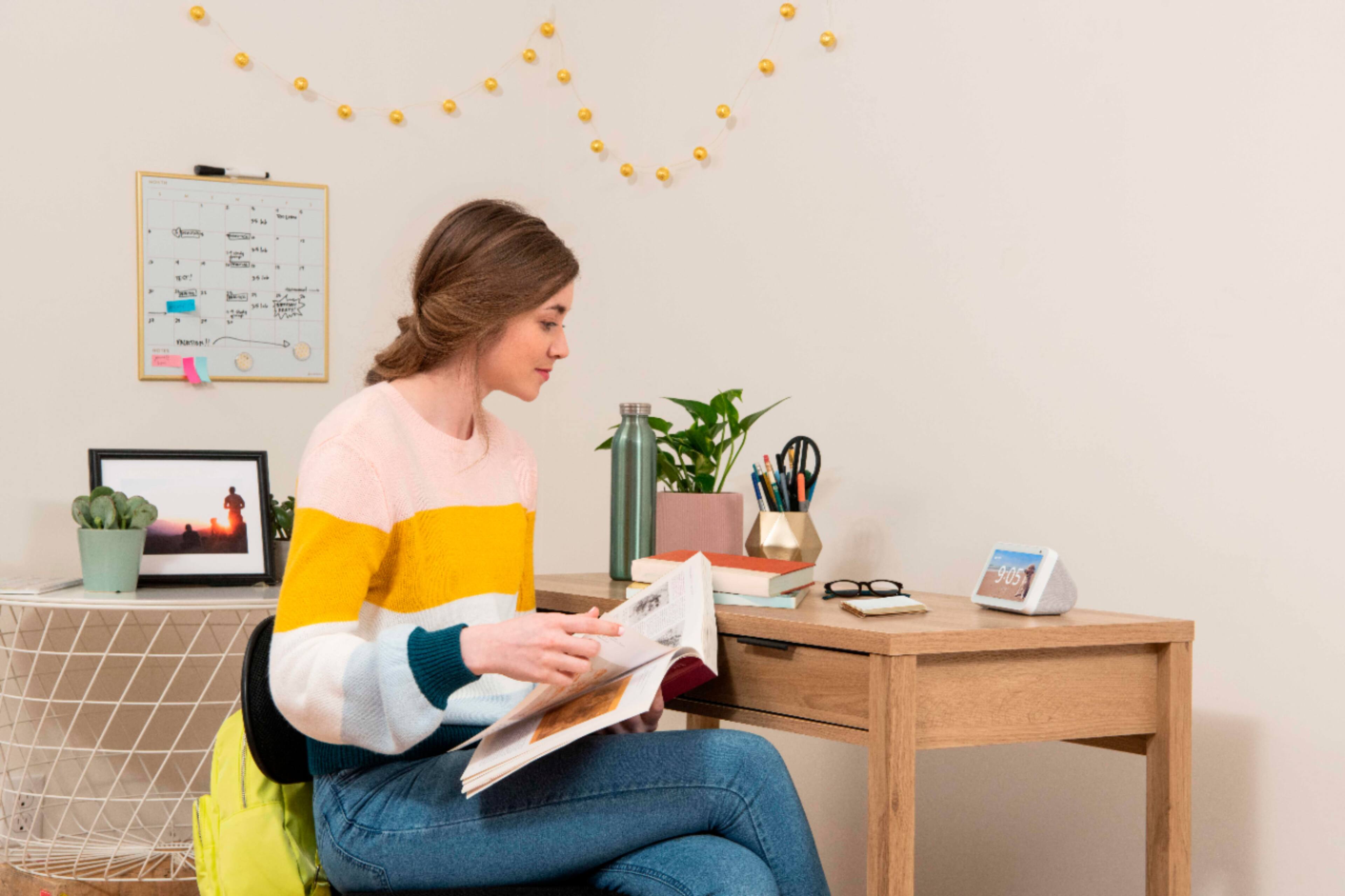 Alt View 18. Amazon - Echo Show 5 Smart Display with Alexa - Sandstone.