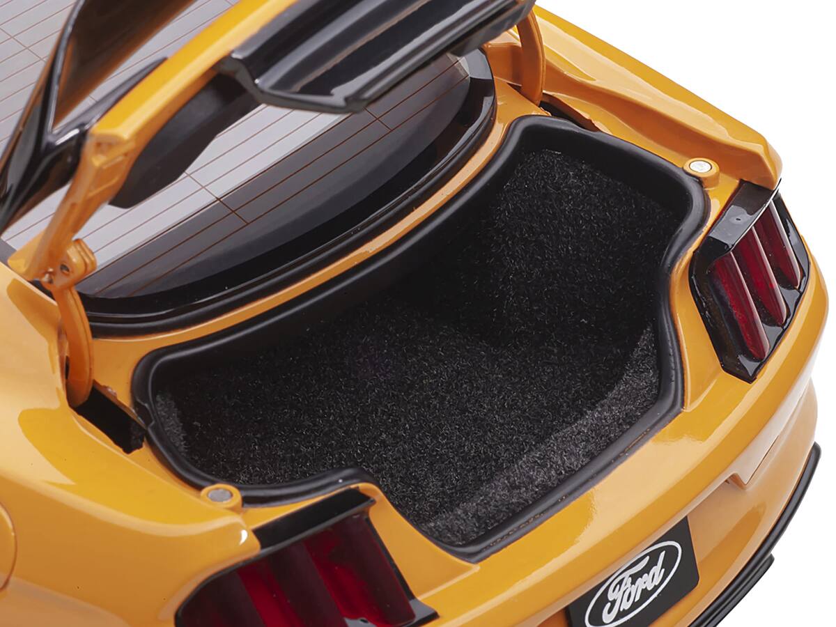 Back. Autoart - Ford Mustang Shelby GT-350R Orange Fury Metallic 1/18 Model Car by Autoart - Orange Fury Metallic.