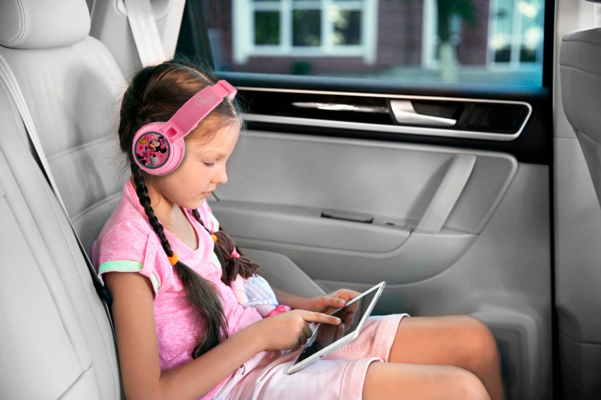 Alt View 19. eKids - Minnie Mouse Wireless Over-the-Ear Headphones - Pink.