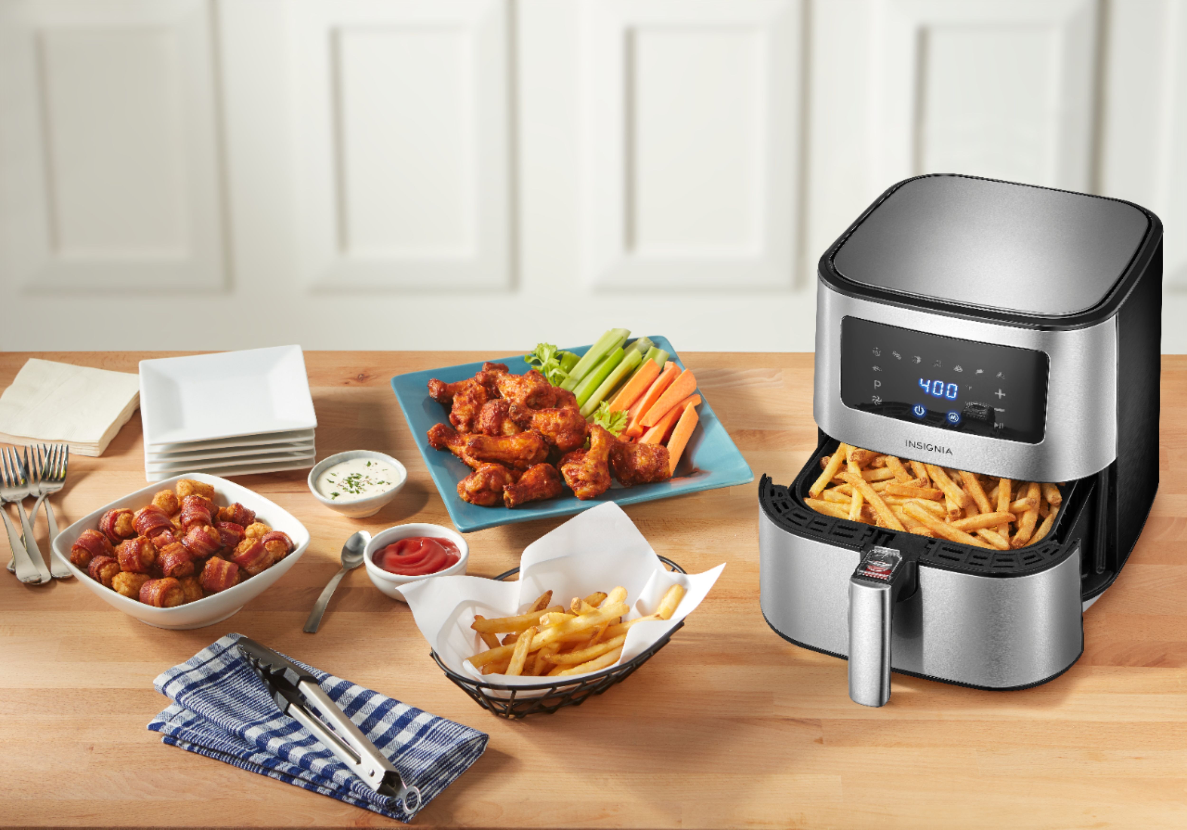 Zoom in on Alt View Zoom 16. Insignia™ - 5-qt. Digital Air Fryer - Stainless Steel.