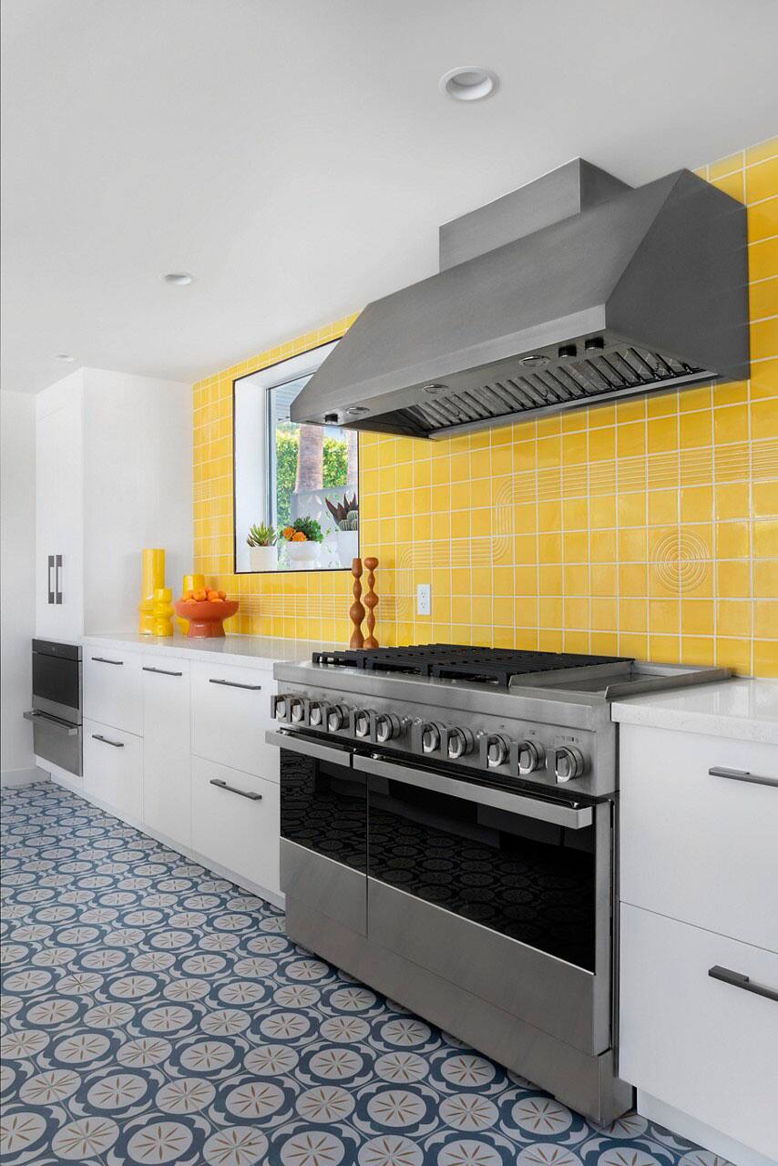 Alt View 25. JennAir - NOIR 6.3 Cu. Ft. Freestanding Double Oven Dual Fuel True Convection Range with Self-Cleaning and Griddle - Stainless steel.