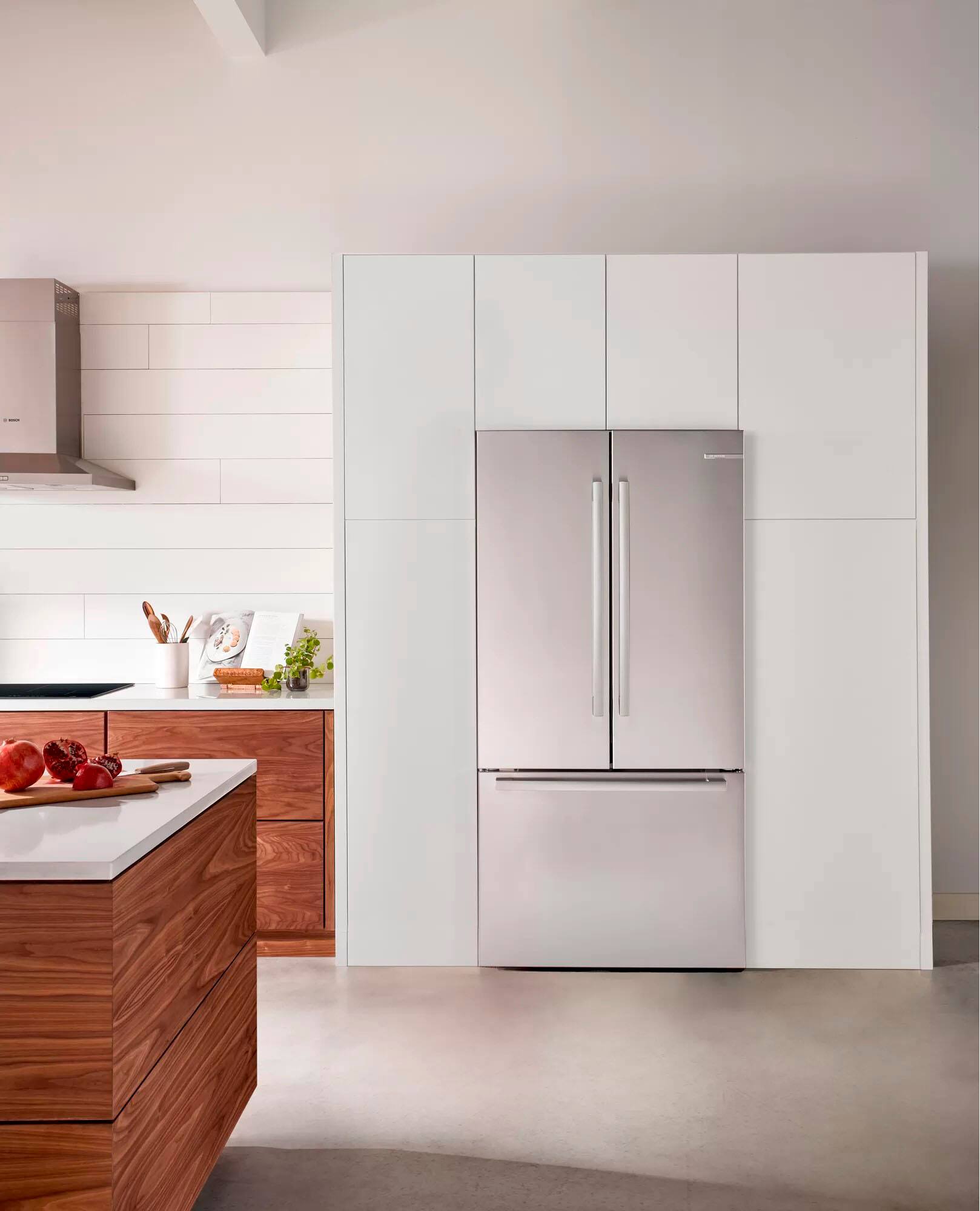 Alt View 18. Bosch - 800 Series 21 Cu. Ft. French Door Counter-Depth Smart Refrigerator - Stainless steel.