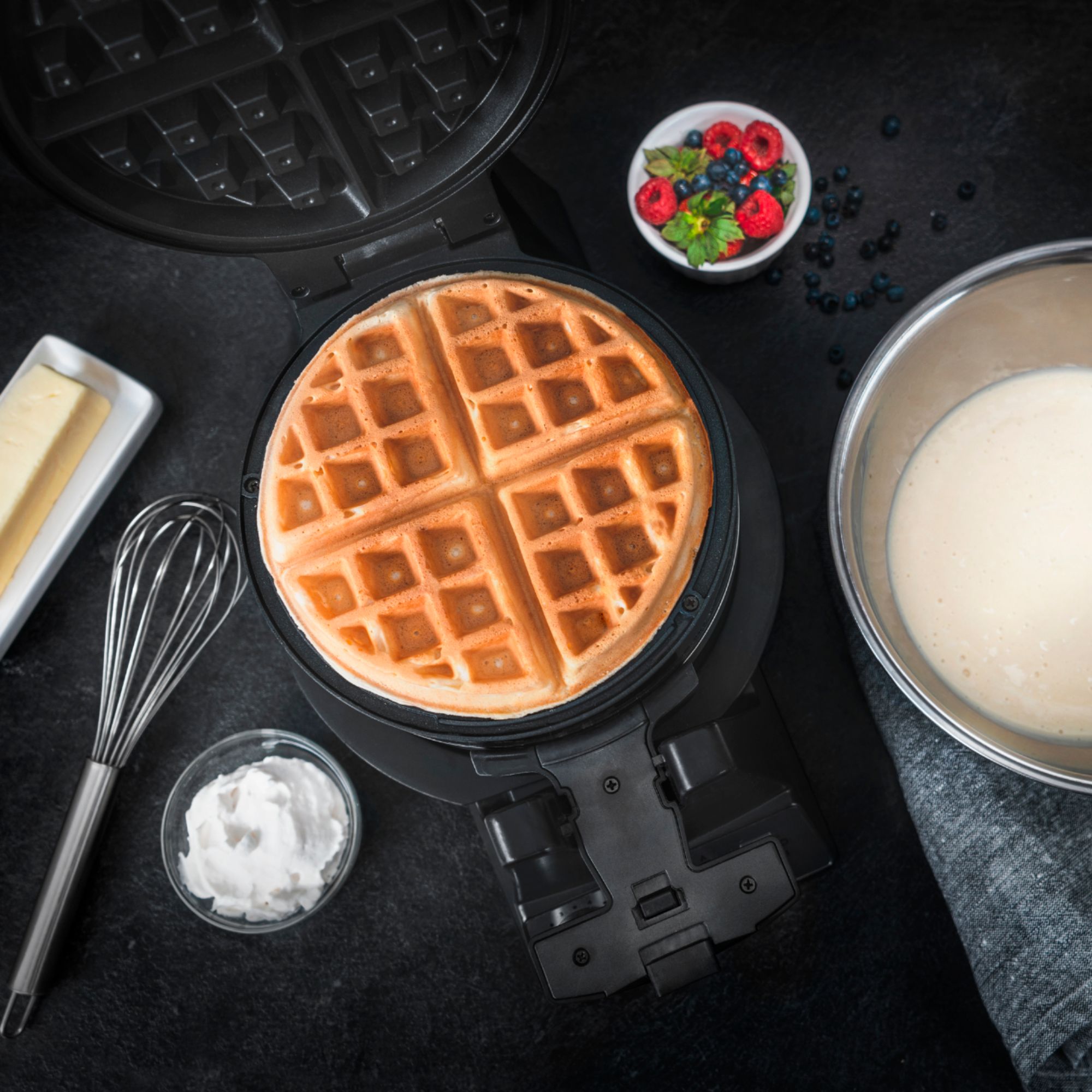 Bella Rotating Non-Stick Easy One Flip Belgian Style Waffle Maker GH 805A