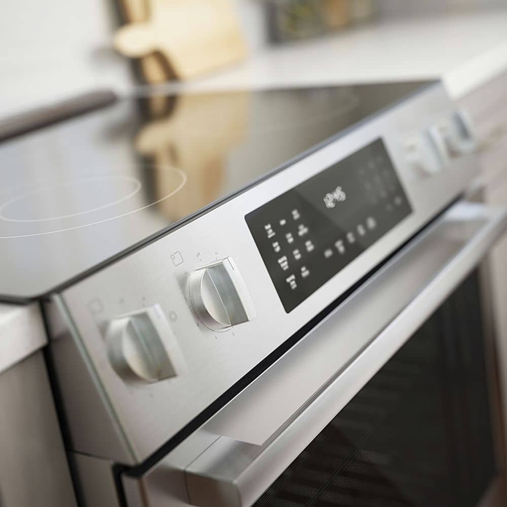Alt View 16. Bosch - 800 Series 4.6 Cu. Ft. Slide-In Electric Convection Range with Self-Cleaning - Stainless steel.