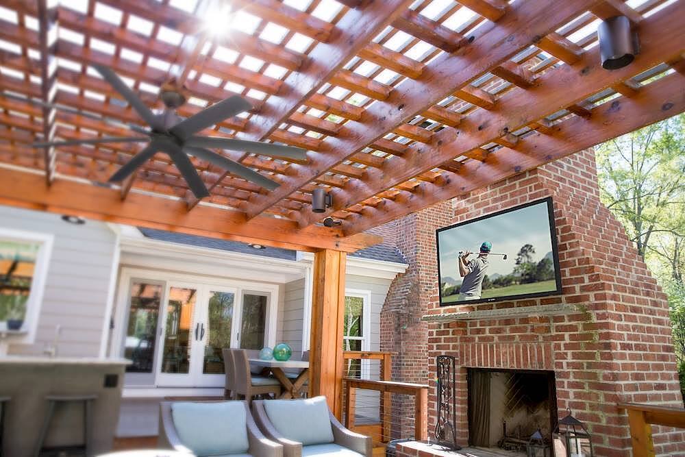 Alt View 16. SunBriteTV - Signature 2 Series 55" Class LED Outdoor Partial Sun 4K UHD TV - Black.