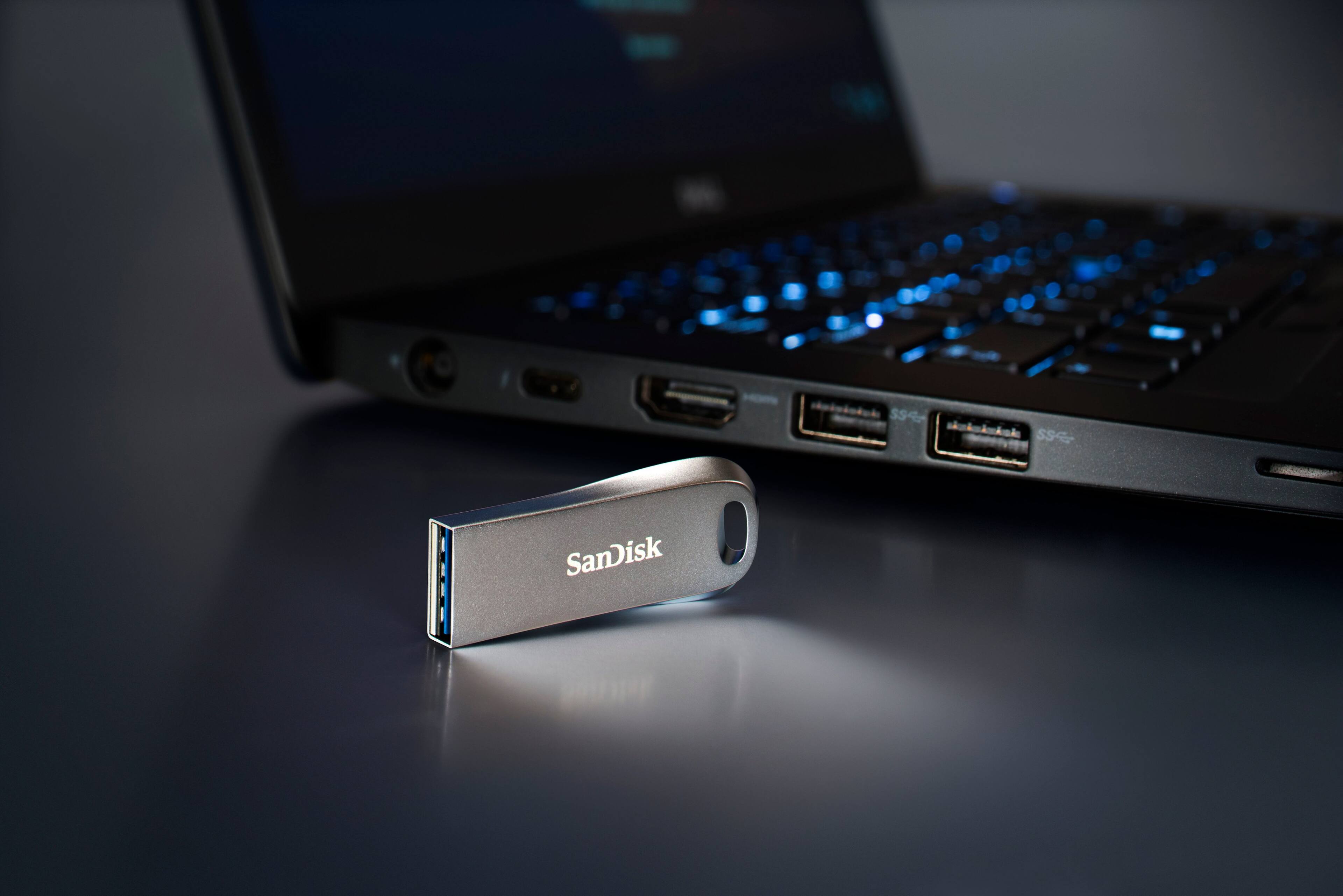 Alt View 14. SanDisk - Ultra Luxe 32GB USB 3.1 Flash Drive - Silver.